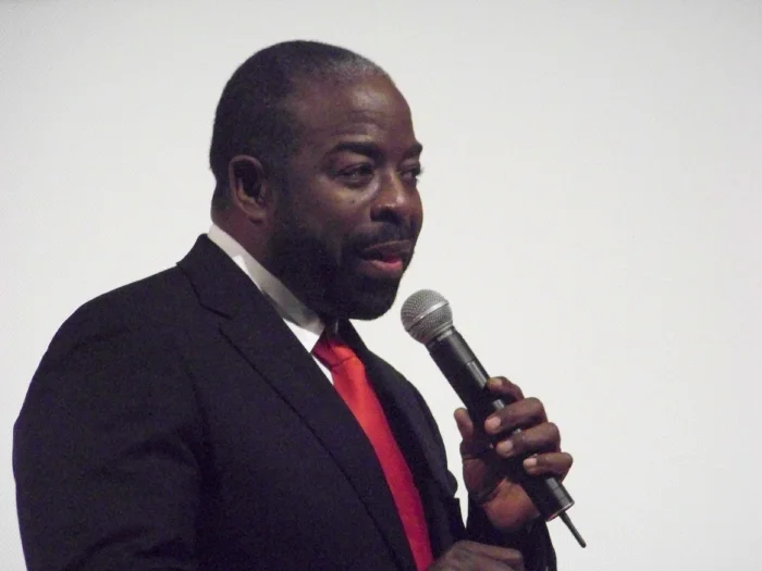 Les Brown image
