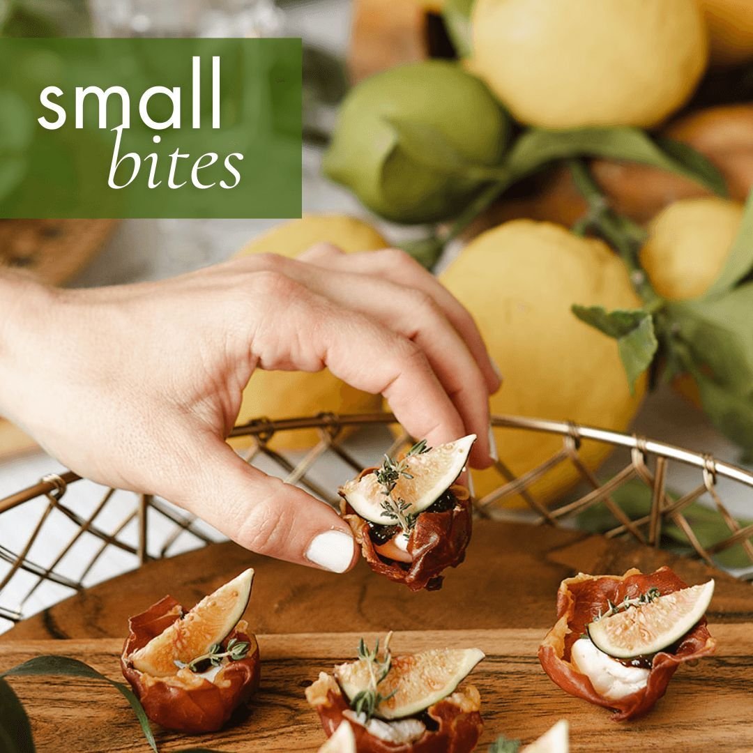 Elevate your event with our mouthwatering small bites, perfect for any holiday gathering! Choose from delicious options like:
🦞 Lobster Roll Minis with Lemon Aioli
🍂 Cranberry Brie Hand Pies wrapped in a flaky pastry crust
🥩 Steak Frites Wraps wit