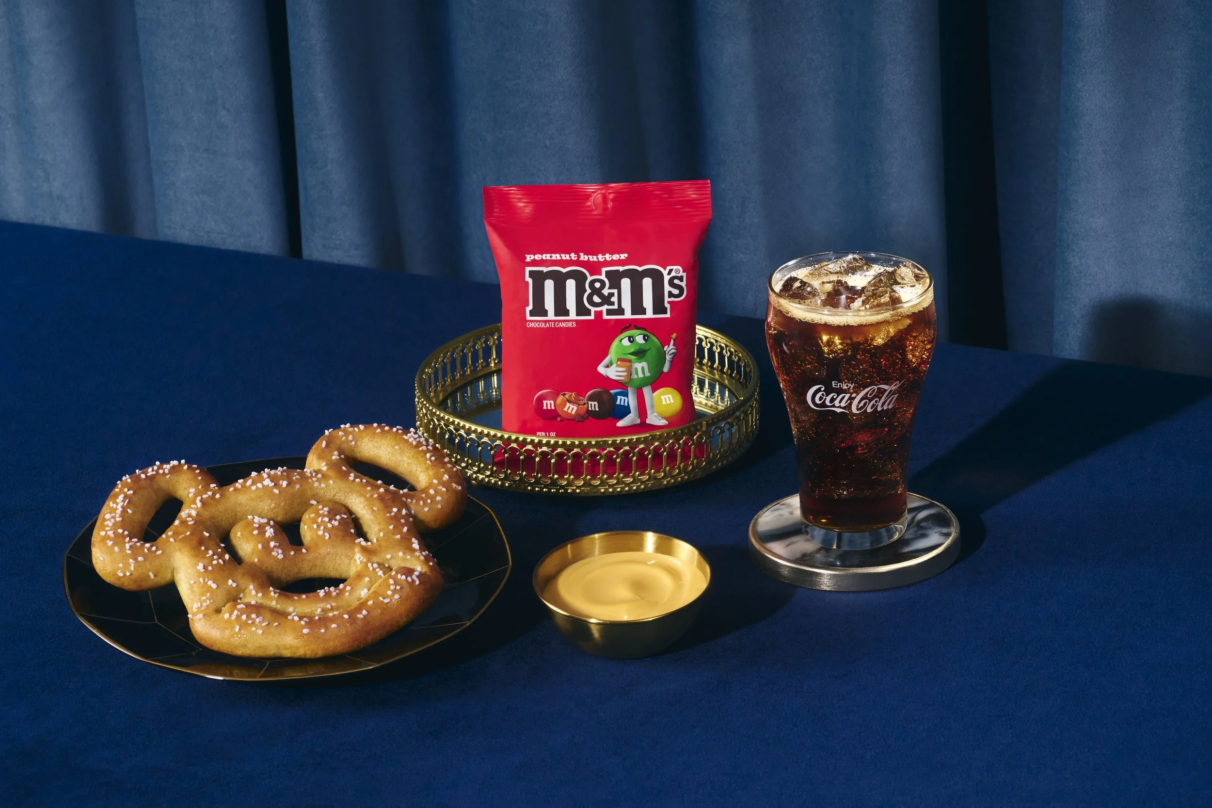 Combo-Pretzel_Candy_RegDrink_ElCap_Consessions100167.jpg