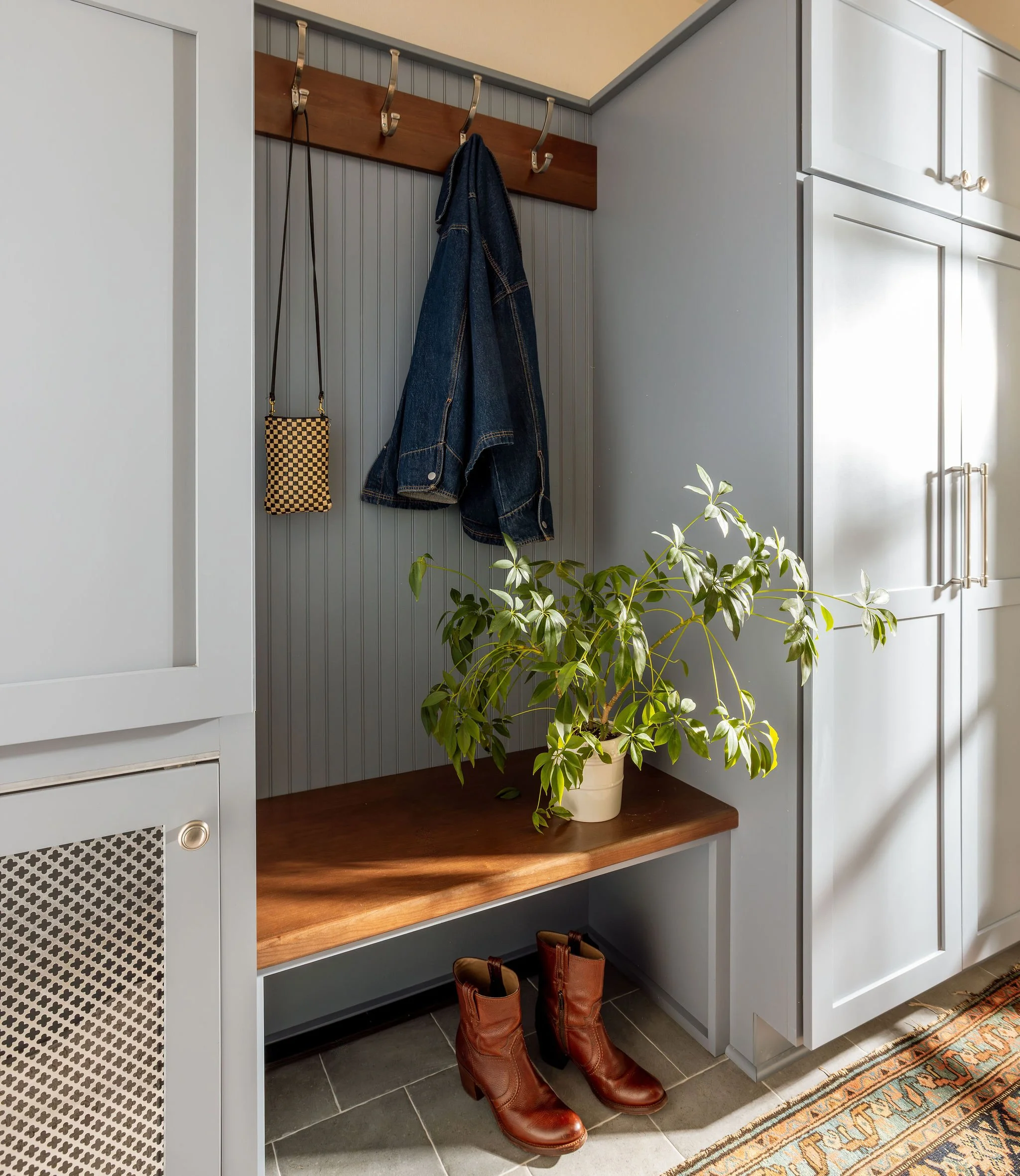 JennaDegenInteriors-Rittenhouse_Mudroom Bench 18.jpg