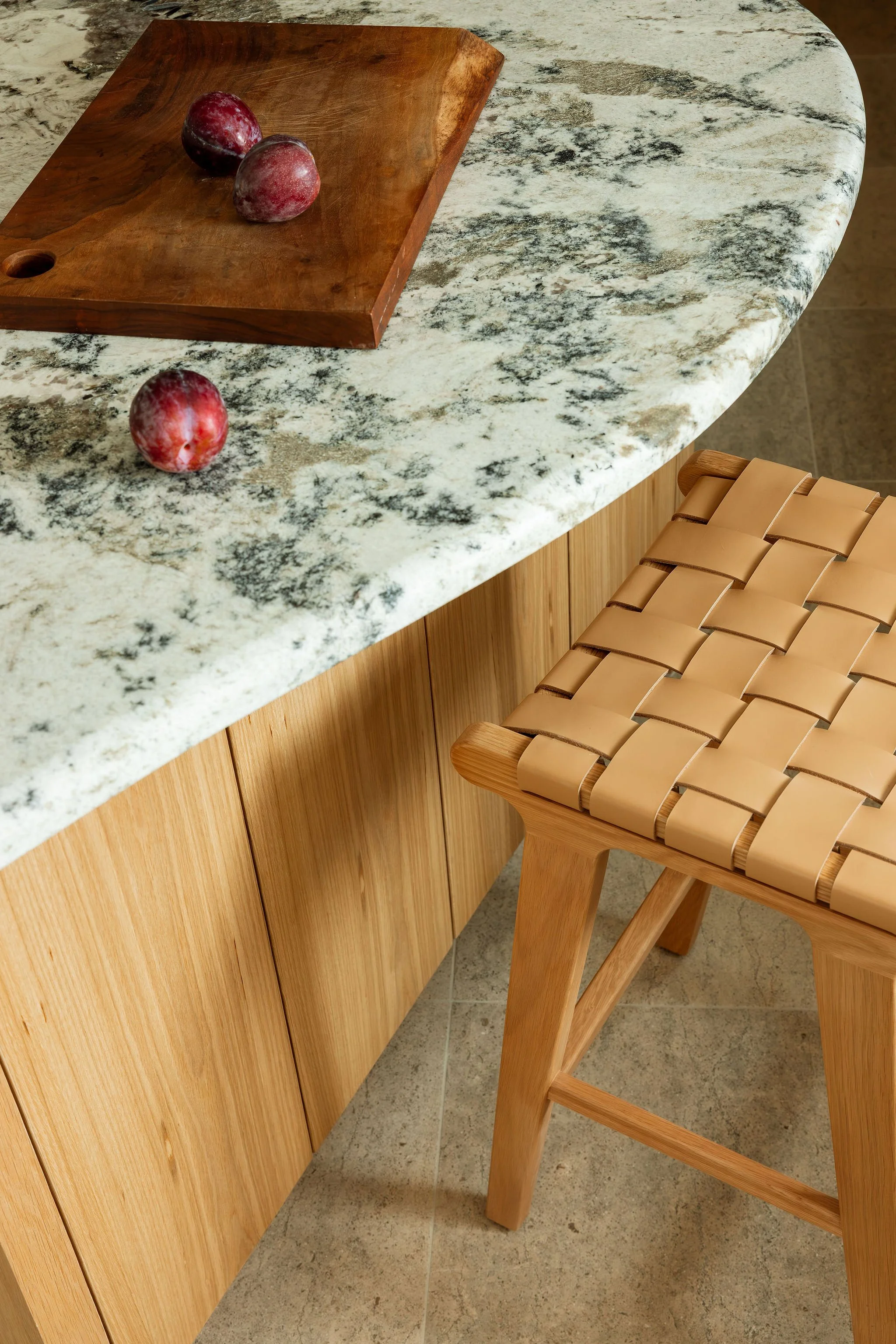 ModernOrganicKitchenRemodel_WhiteOakIslandClose.jpg