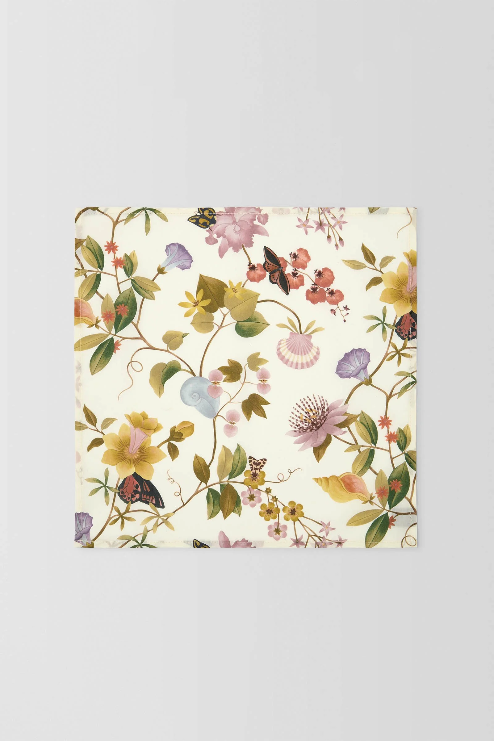  Liberty Doreen June Pocket Square  
  PJAW100017 Olive 
