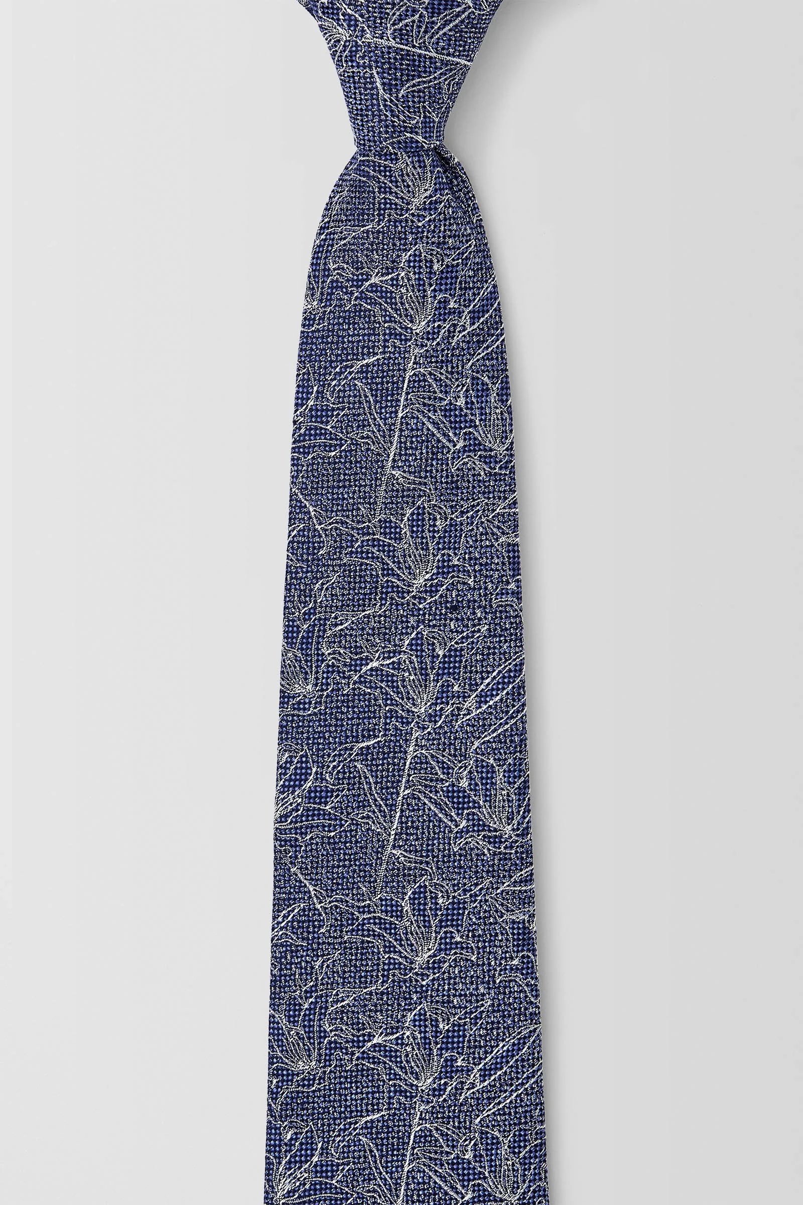  Lillium 7.5cm Tie  
 PJAW100011 Blue 