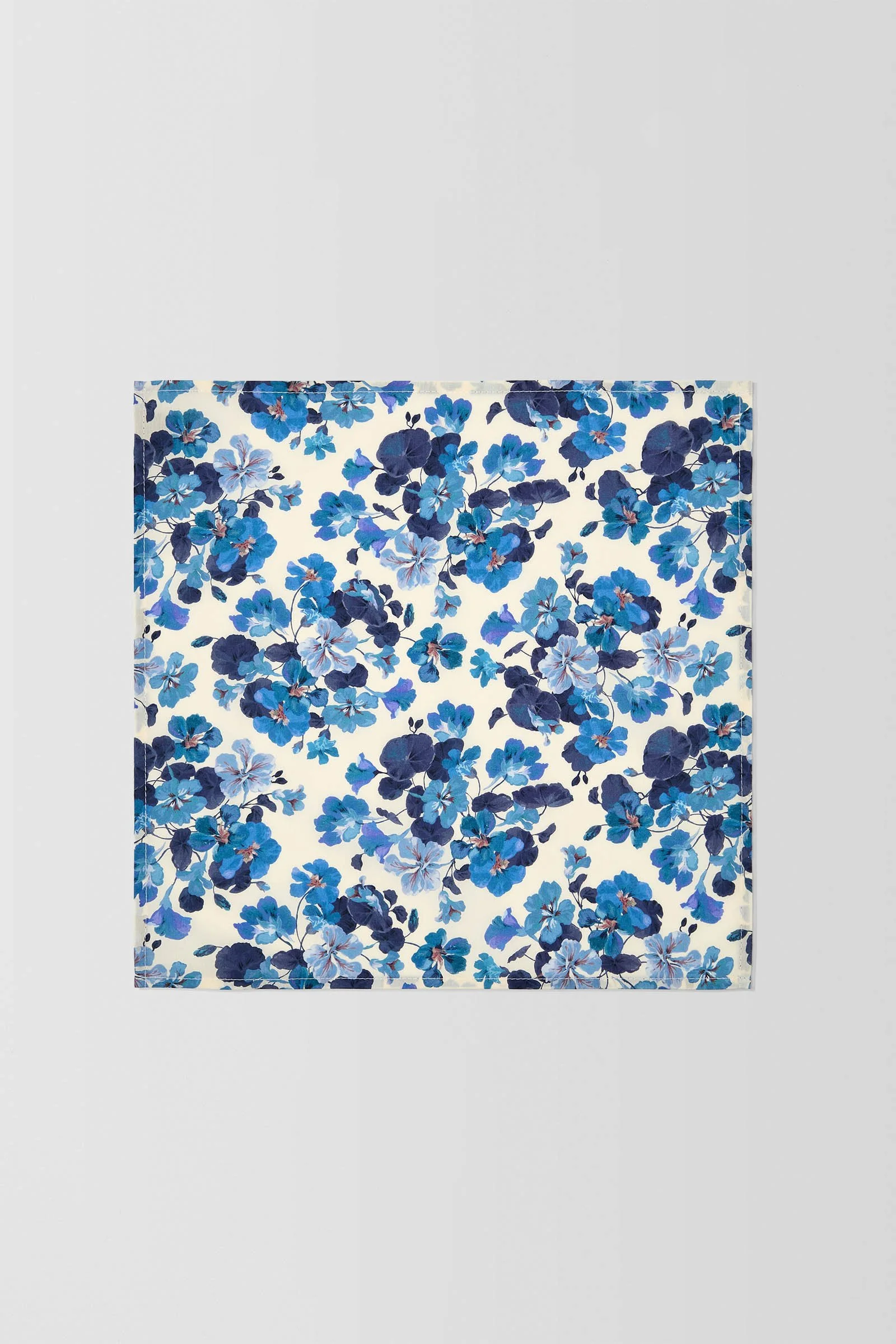  Liberty Nasturtium Pocket Square  
 PJAW100012 Cobalt 