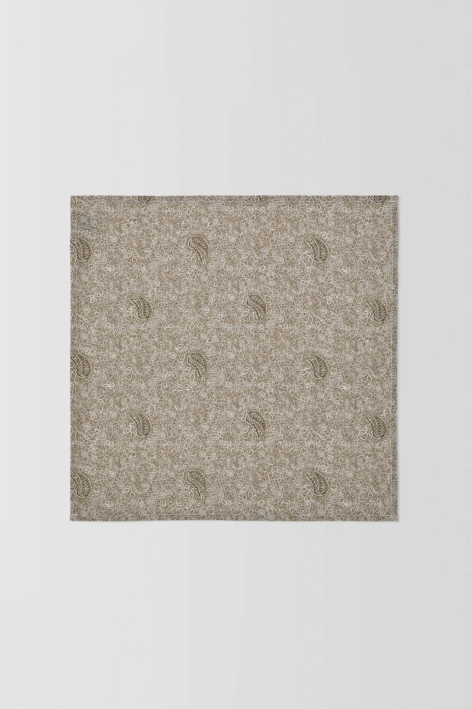  Liberty Bronco Pocket Square  
 PJAW100018 Taupe 