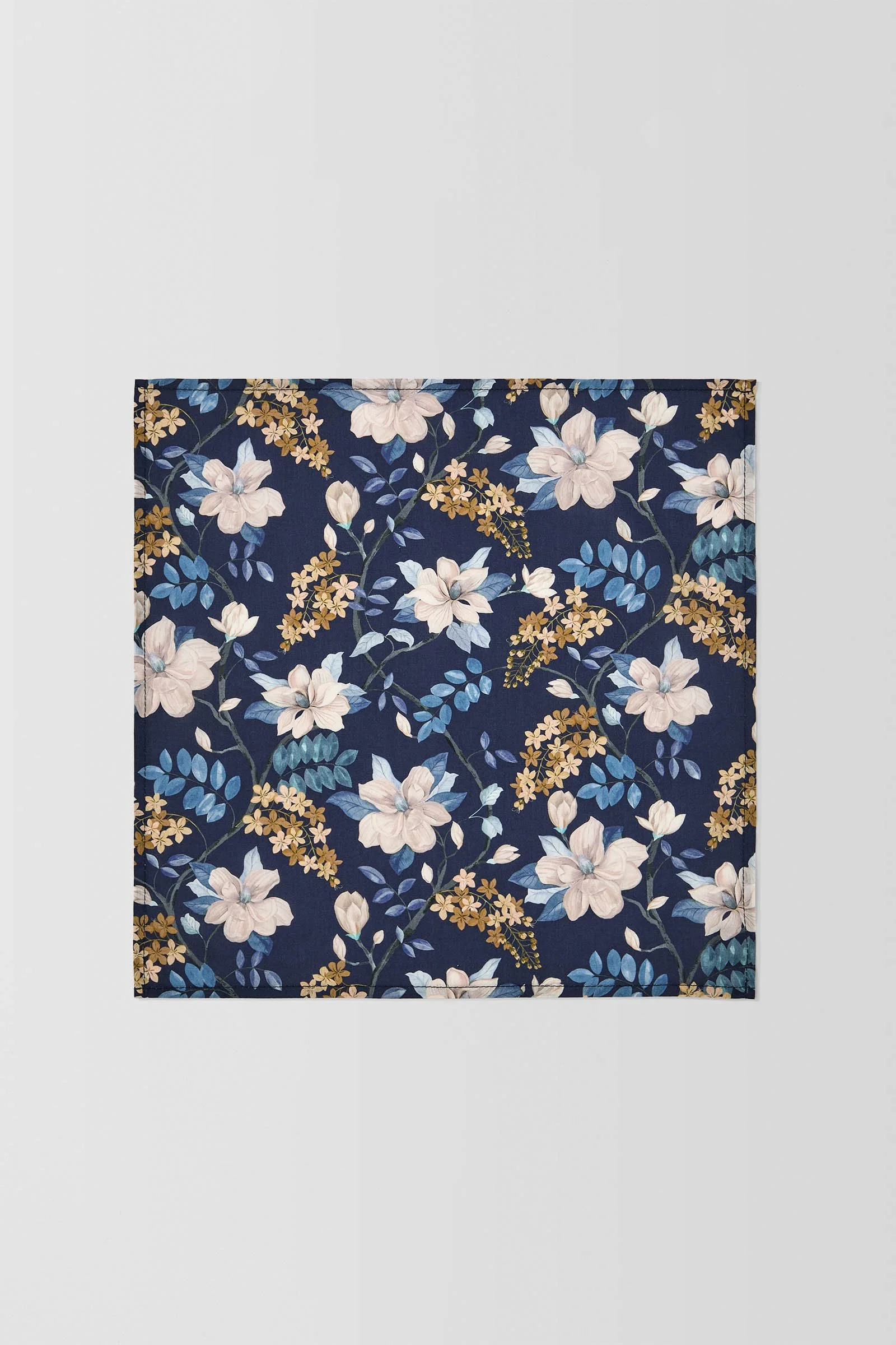  Liberty Blooms Pocket Square  
 PJAW100014 Navy 