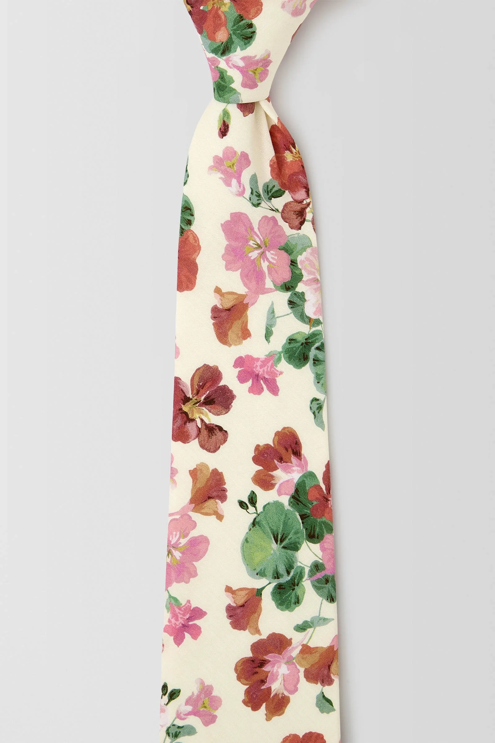  Liberty Nasturtium 7.5cm Tie  
 PJAW100001 Rose 
