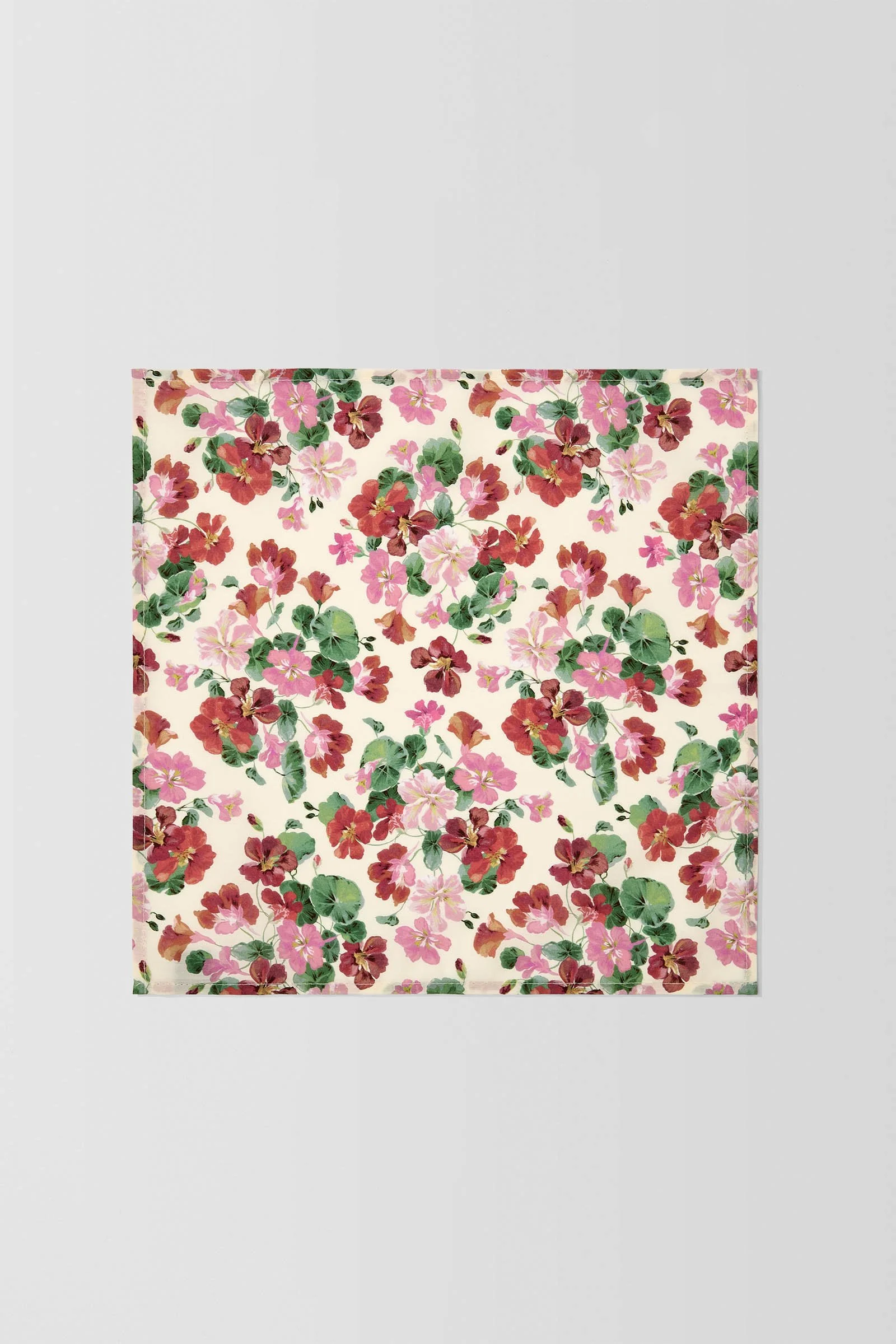  Liberty Nasturtium Pocket Square  
 PJAW100012 Rose 