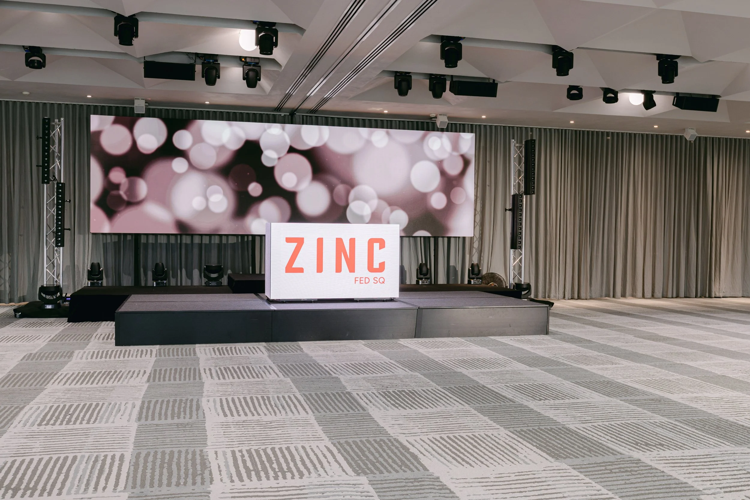 Flexible Floorplans: From a Presentation for 80 to a Gala Dinner for 400