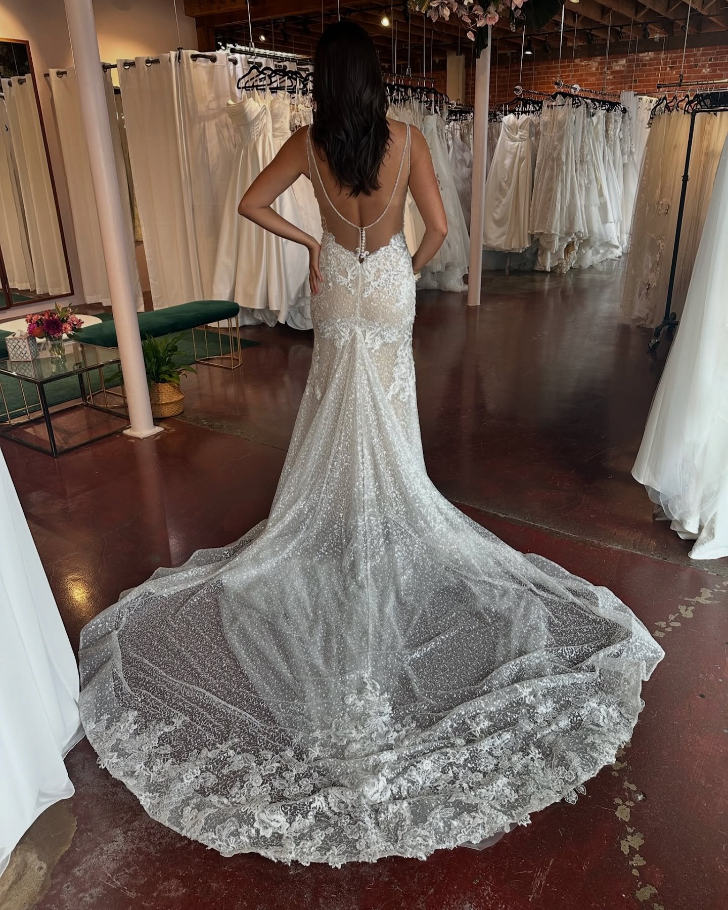 The beauty of a wedding dress isn&rsquo;t just in the design&mdash;it&rsquo;s in the details. From the subtle stitching to the intricate lacework, every part of this gown is thoughtfully crafted to make your moment truly unforgettable.

At Emerald Ci