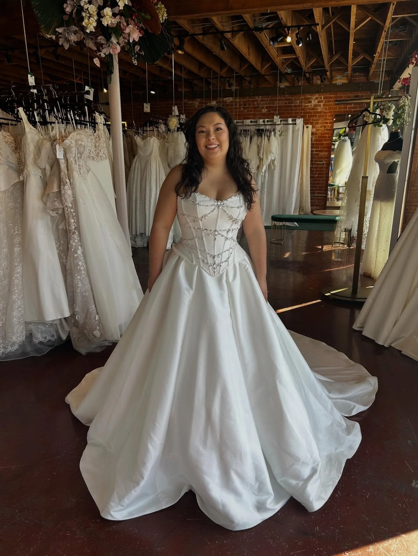 are you as OBSESSED with this dress as we are 🤩 come check it out! book an appointment on our website or feel free to walk in on weekends 😊