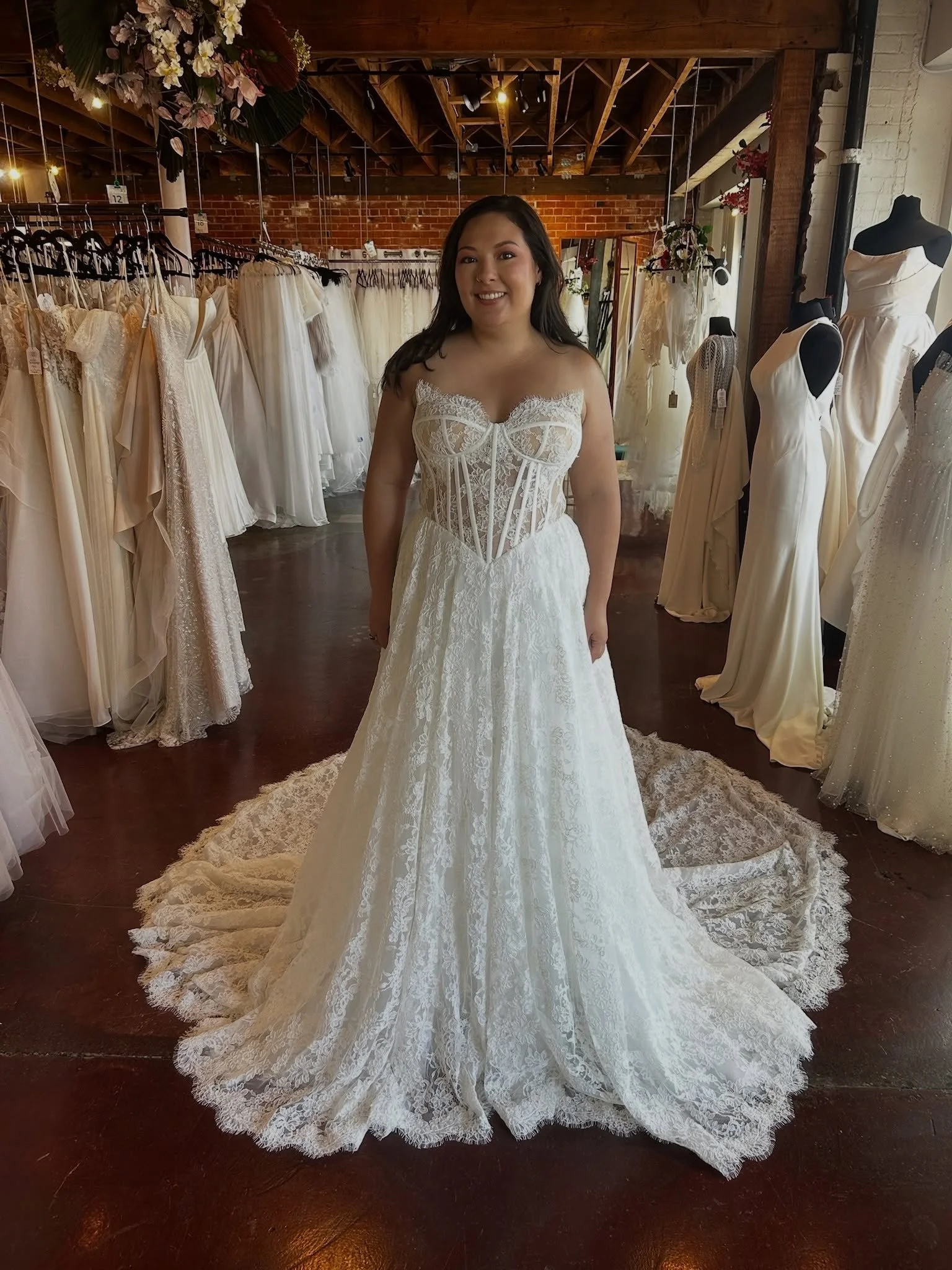 ✨New consignments!✨

.
.
.
#brides #bridal #bridalgowns #greenbride #weddingdress