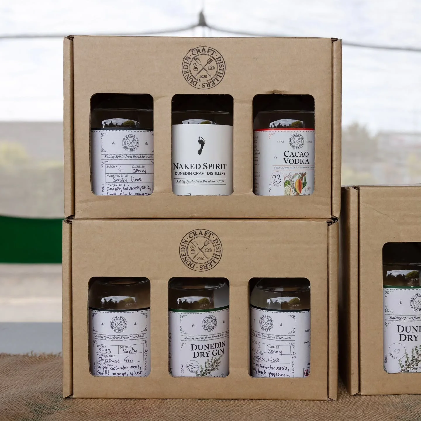 Back in stock! 📦♻️

Our three-bottle gift box is finally back, just in time for the holiday season. This is the perfect gift for gin-connoisseurs and novices alike. You can custom pick the spirits included; choose anything from our range of gins, li