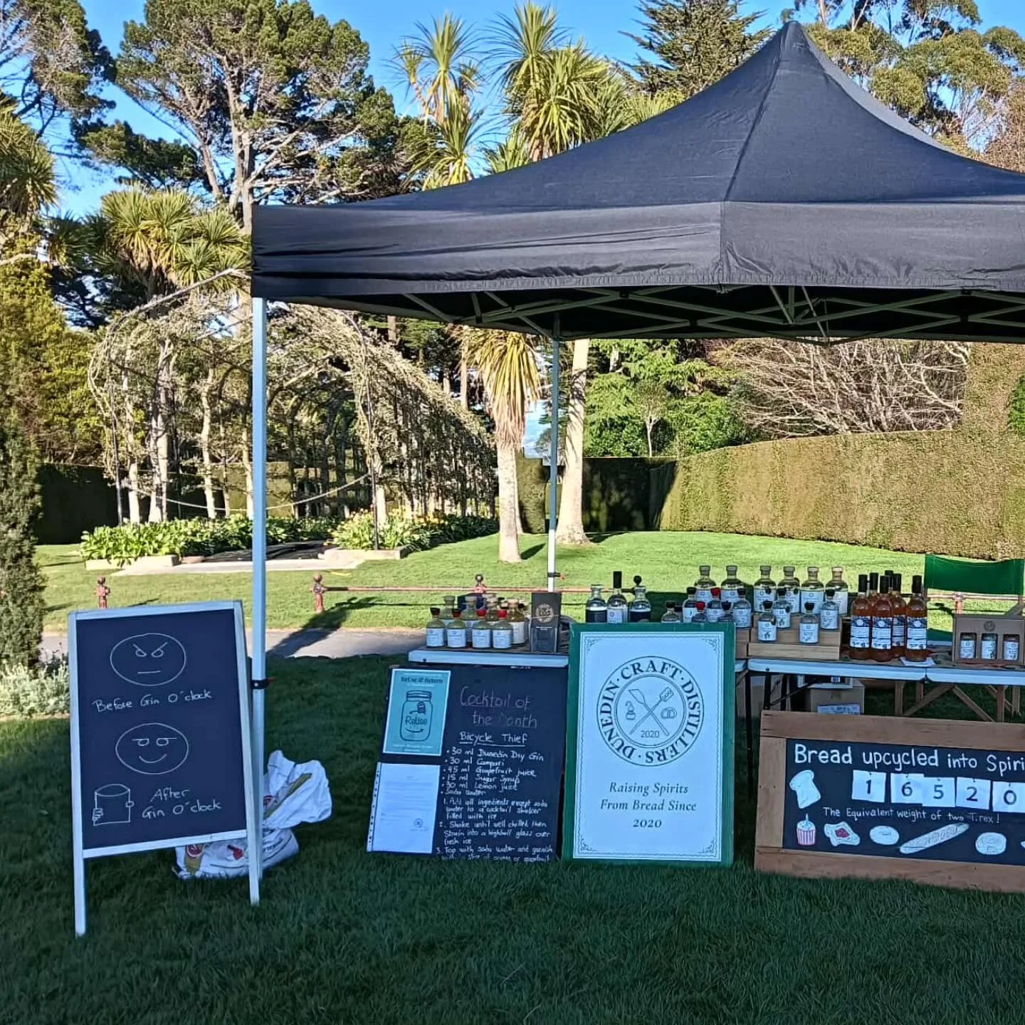 All set up and ready to go for @larnachcastle Market of Makers! 

It's a beautiful day to get out and support local. Make the most of the sunshine and come browse the stalls of talented artisans, listen to live music, and of course take a wander roun