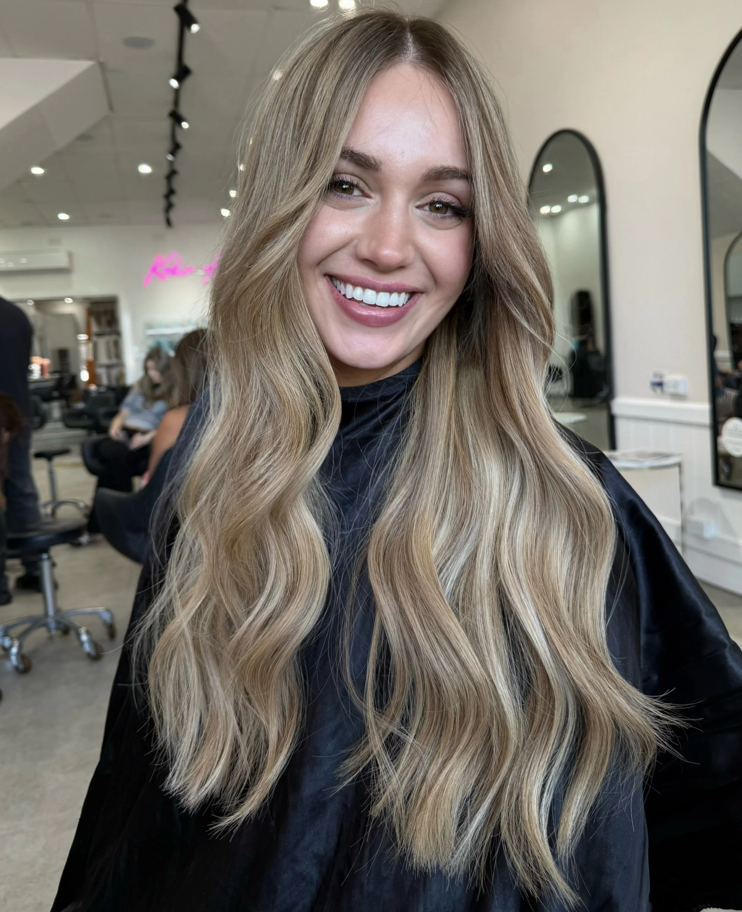 The dreamiest lengths with tape extensions 🤎✨

You would have never know she had a bob before that is how seamless the results where🔥🔥

Book via link in bio❤️&zwj;🔥

#kokohair #kokohairandco #meltonhairdresser #melbournehaidresser
#melbournehairs