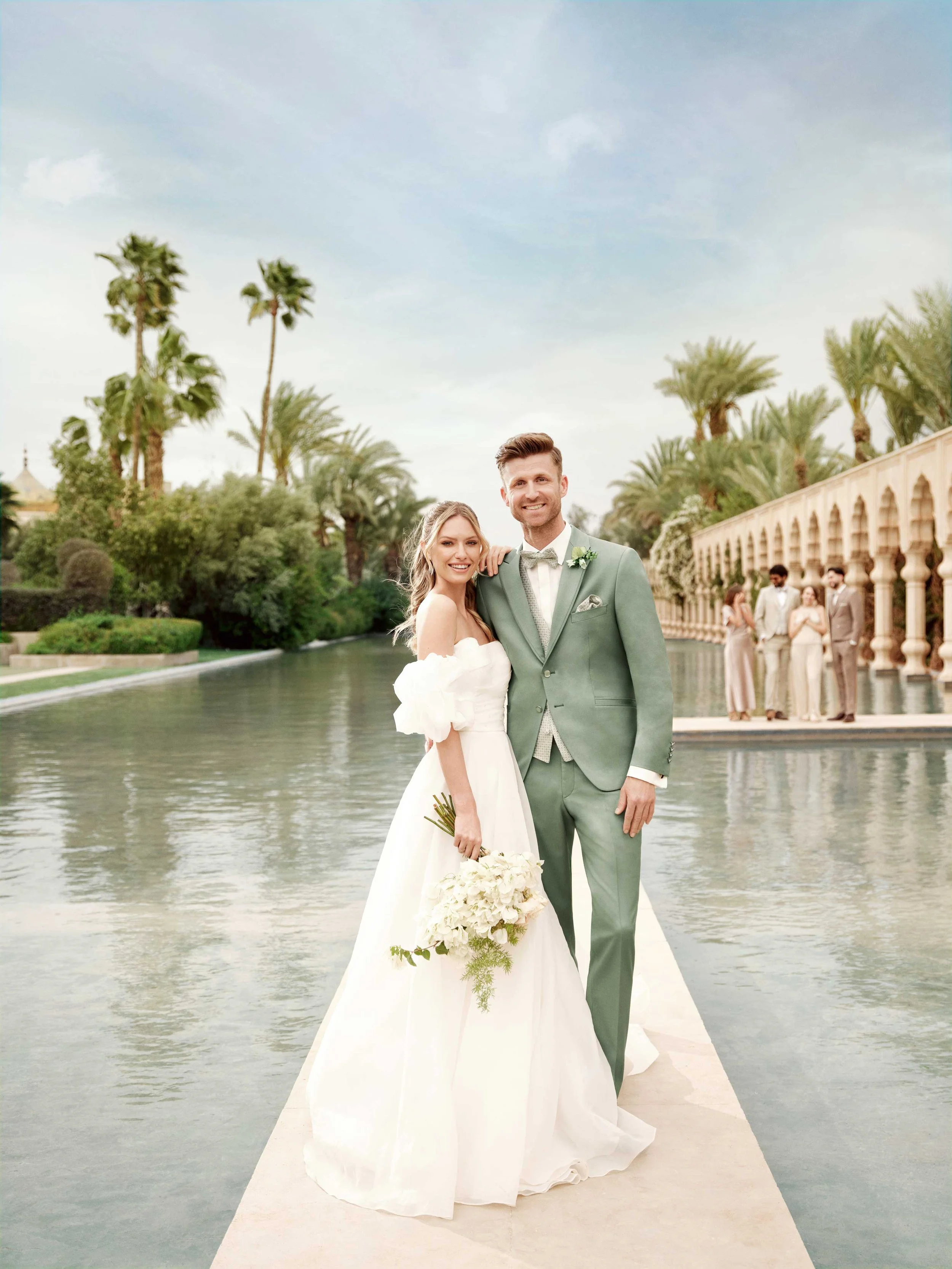 Entdecken Sie stilvolle Hochzeitsanzüge in Salbei bei Kolm in Unterweißenbach und Freistadt. Die Marke Wilvorst steht für moderne Eleganz und perfekte Passform.