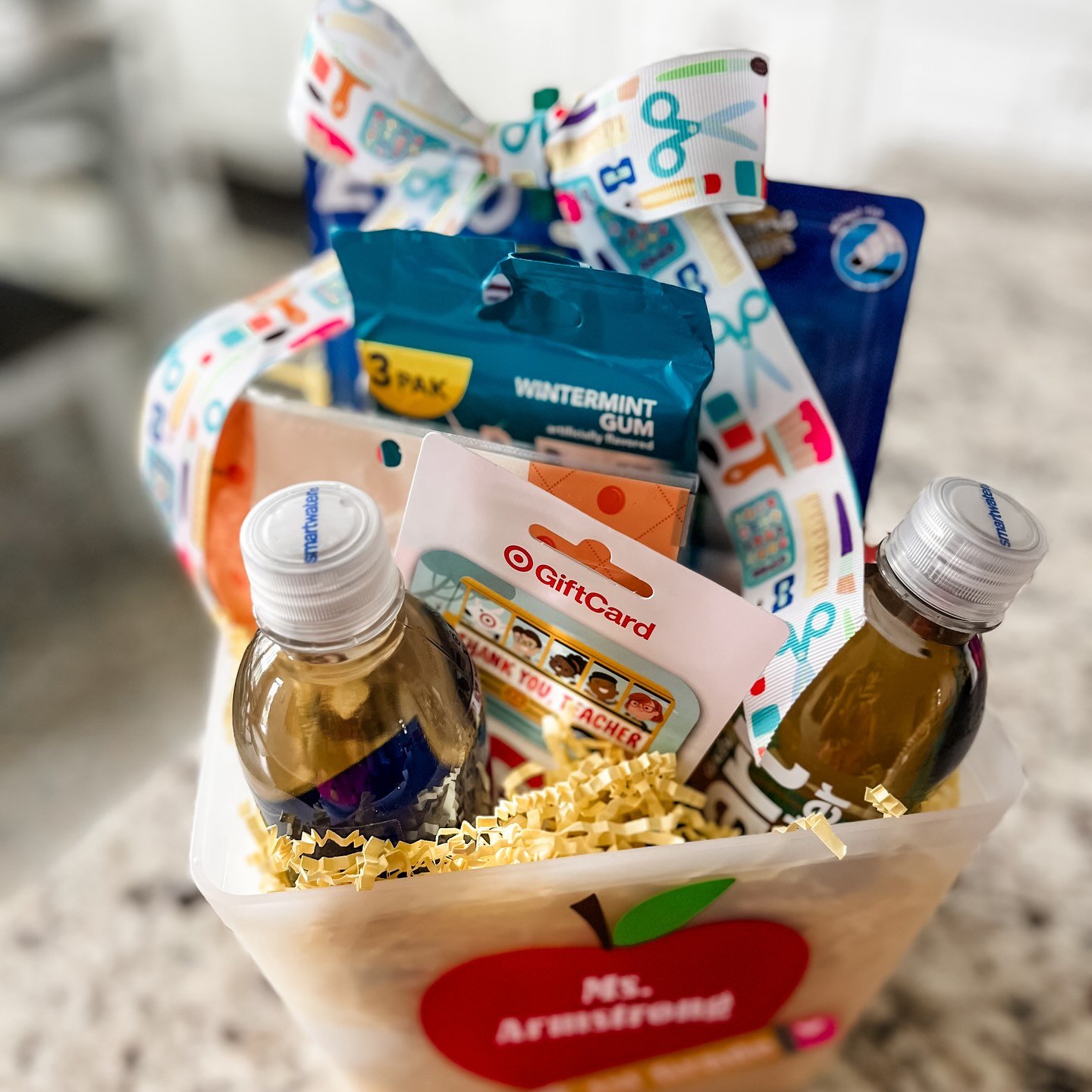 After 24 days at home, our school aged kiddos have finally returned to the classroom! 🥹✏️My kid was super pumped to be back. We are so appreciative of our teachers and all they do!

Need to show some appreciation for someone special in your life? Le