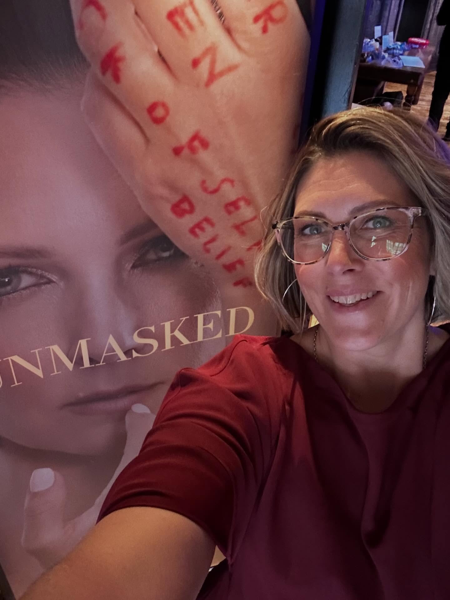 You&rsquo;re visible&hellip; but you&rsquo;re not really being seen.

You show up.
You post.
You say the right things.

But you&rsquo;re holding back.

Softening your edges.
Filtering your voice.
Playing a version of yourself that feels&hellip; safe.