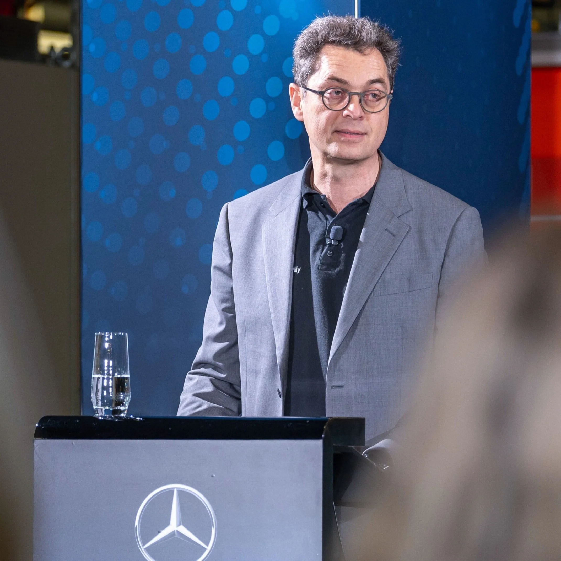 Michael Hellmann MERCEDES-BENZ MADE IN DÜSSELDORF — Vivid Magazin