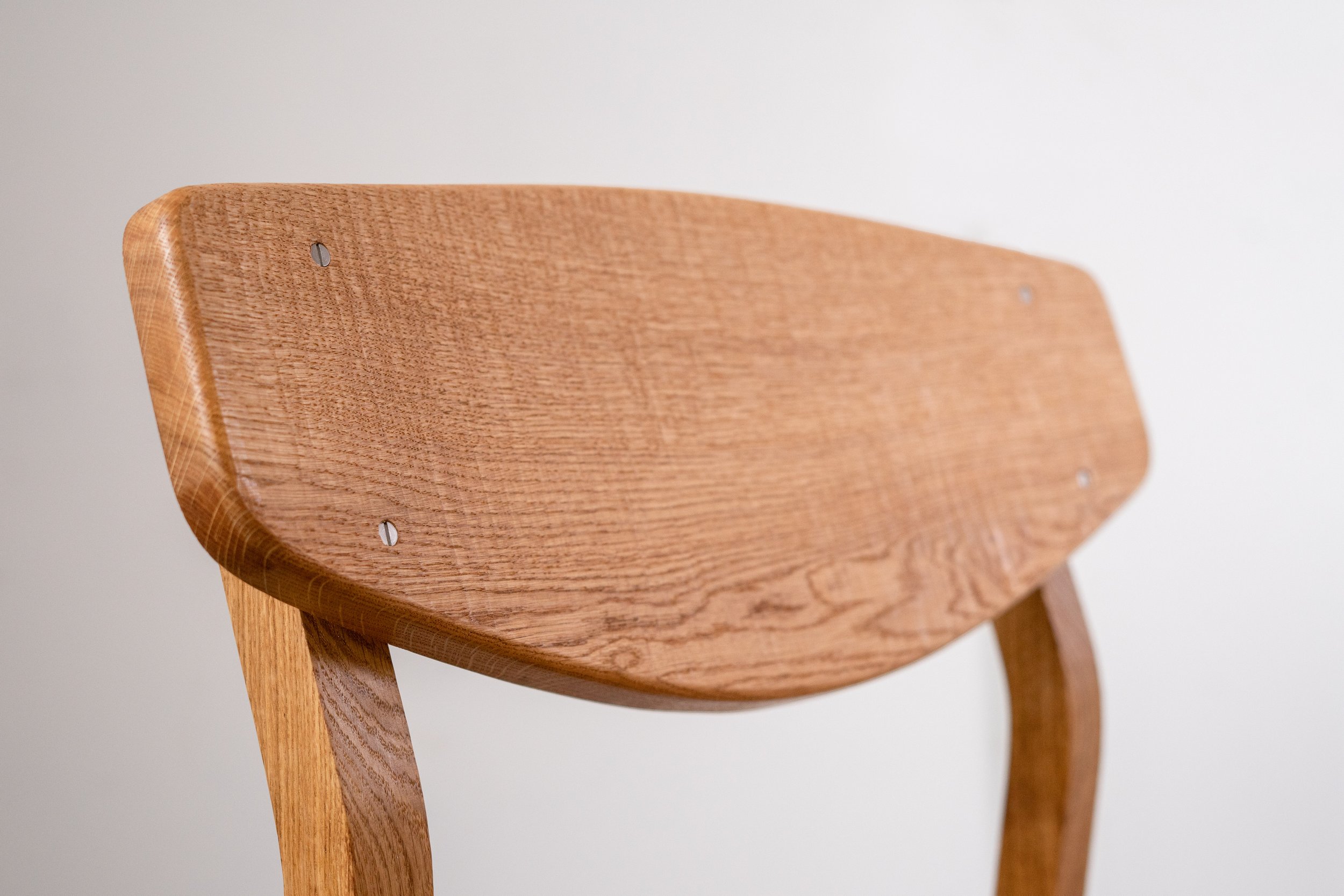 Textured oak backrest on the Kennet garden chair.