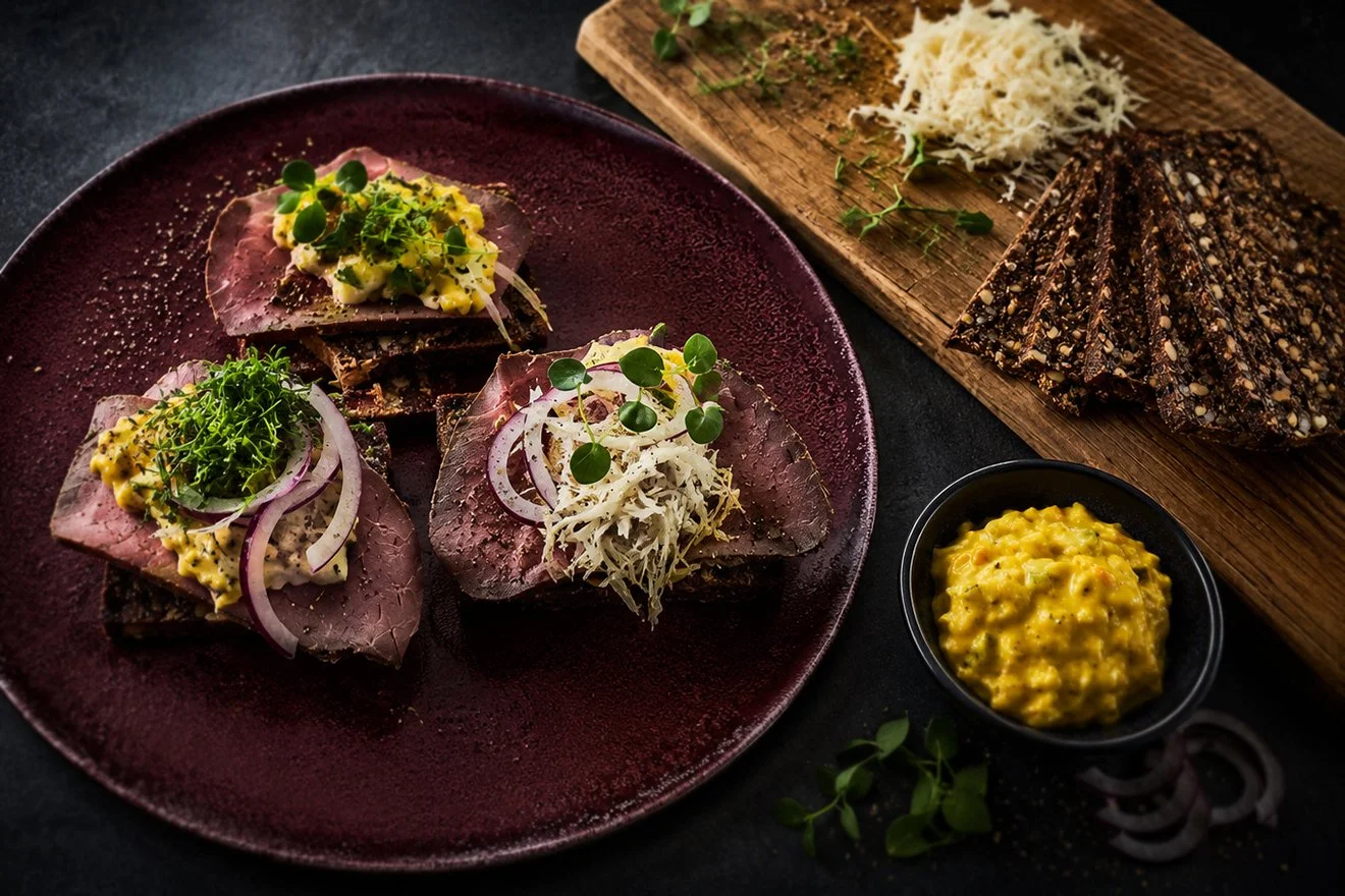 Frokostordning og kantineordning fra Simons Køkken i Aalborg: roastbeef smørrebrød