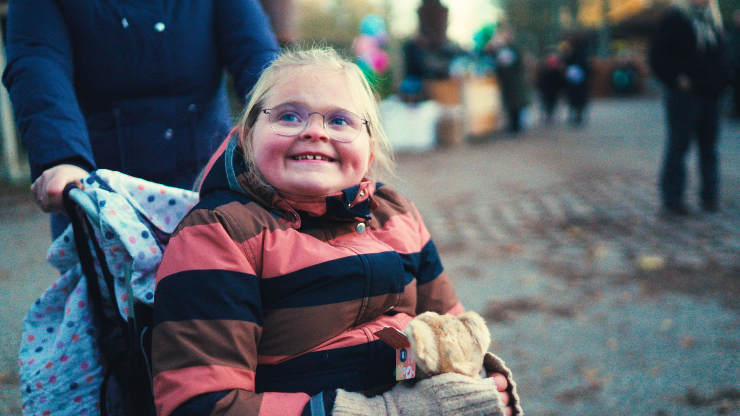 PORTRÆTTER V3.00_02_44_05.Still012.png