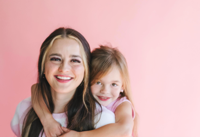 Jessica Harris coaching therapist with daughter