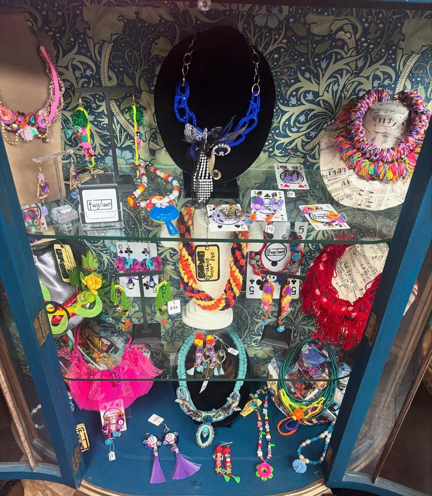Quirky, colourful and original! We love showcasing these fabulous jewellery creations by @fwaylawn where sustainability and individuality is at the heart of her brand 🤩