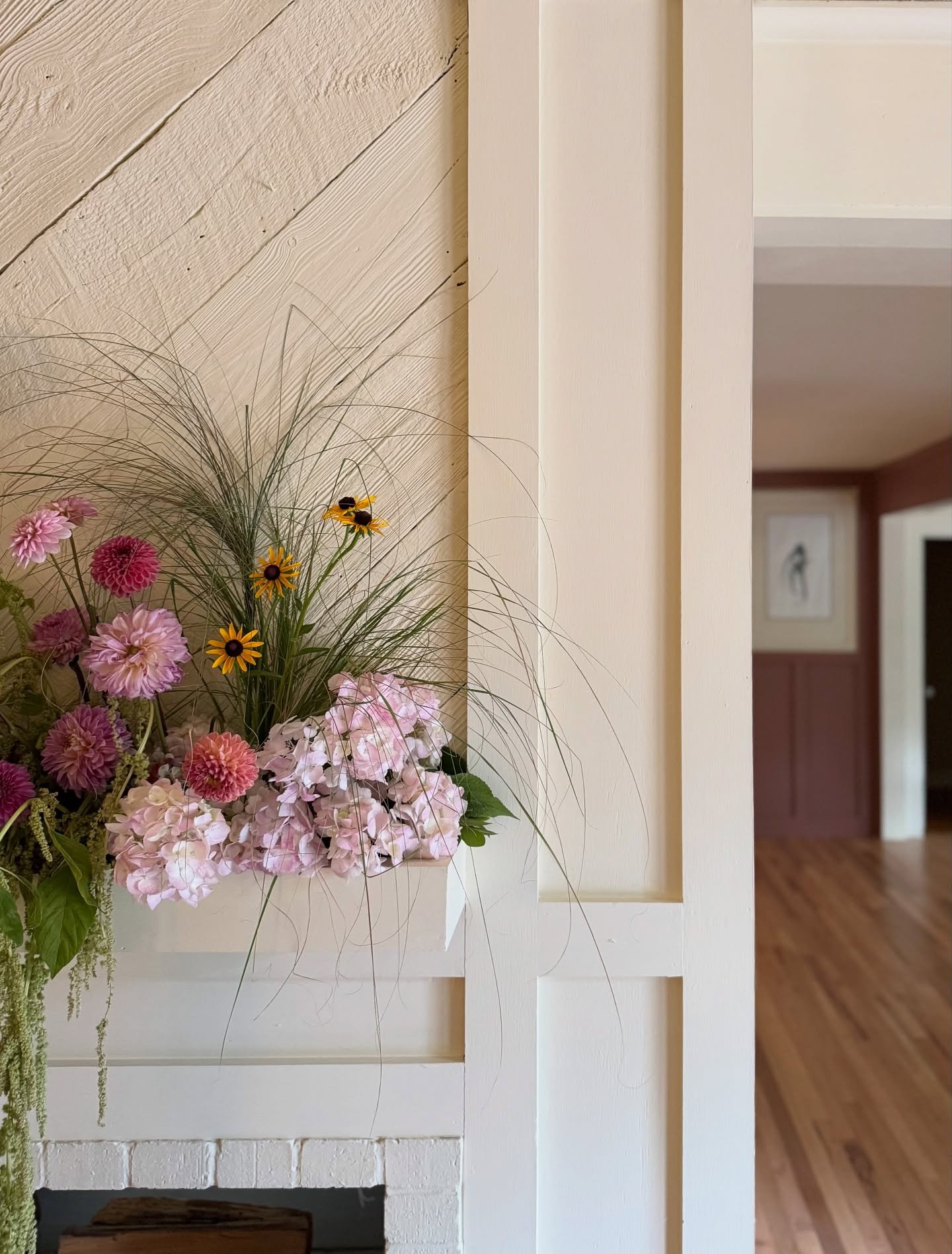 Floral design is most often an overflow of the joy in my heart. Looking back on this particular day of flowering for a baby shower, I can see the giddiness reflected in my work to celebrate @annedavisgrafe becoming a momma💕 

I&rsquo;m so grateful f