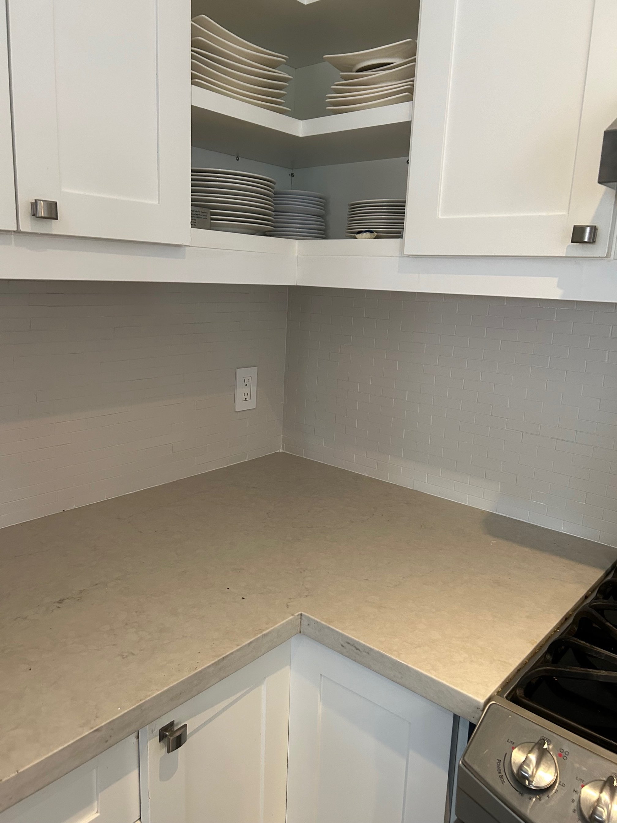 AFTER - PAINTED BACKSPLASH