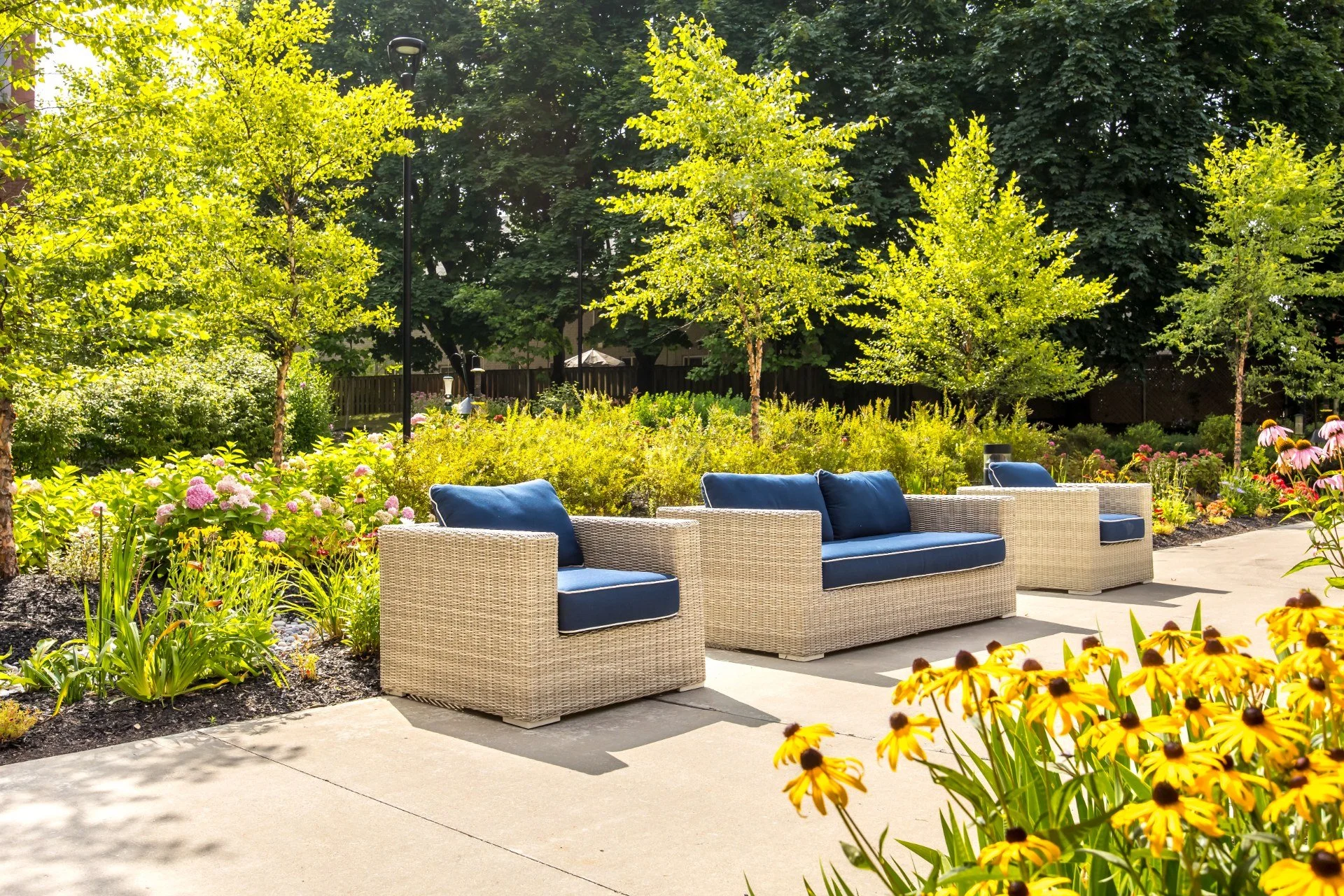 046 - 61 Fairfax Crescent, Toronto.jpg