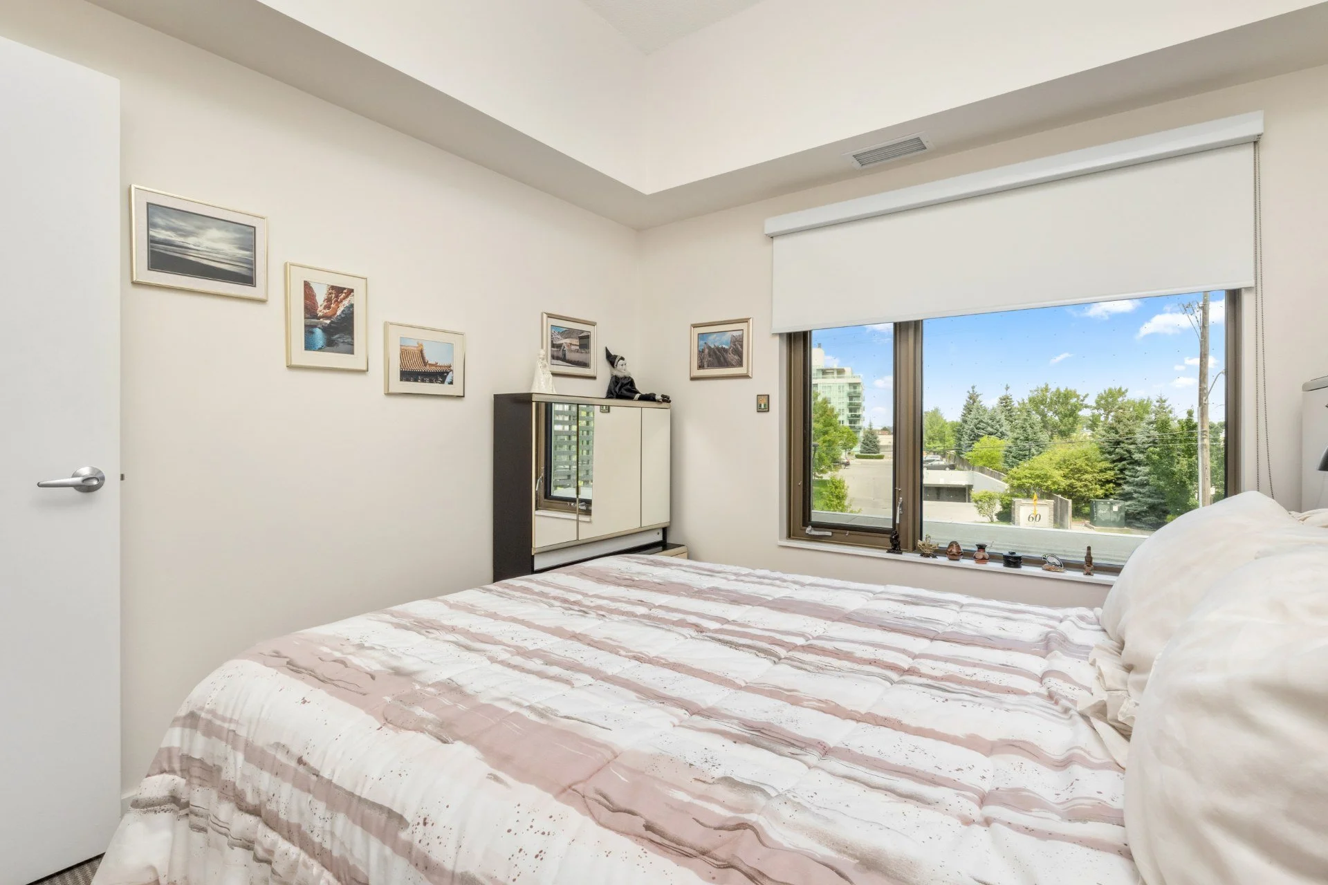 012 - 61 Fairfax Crescent, Toronto.jpg