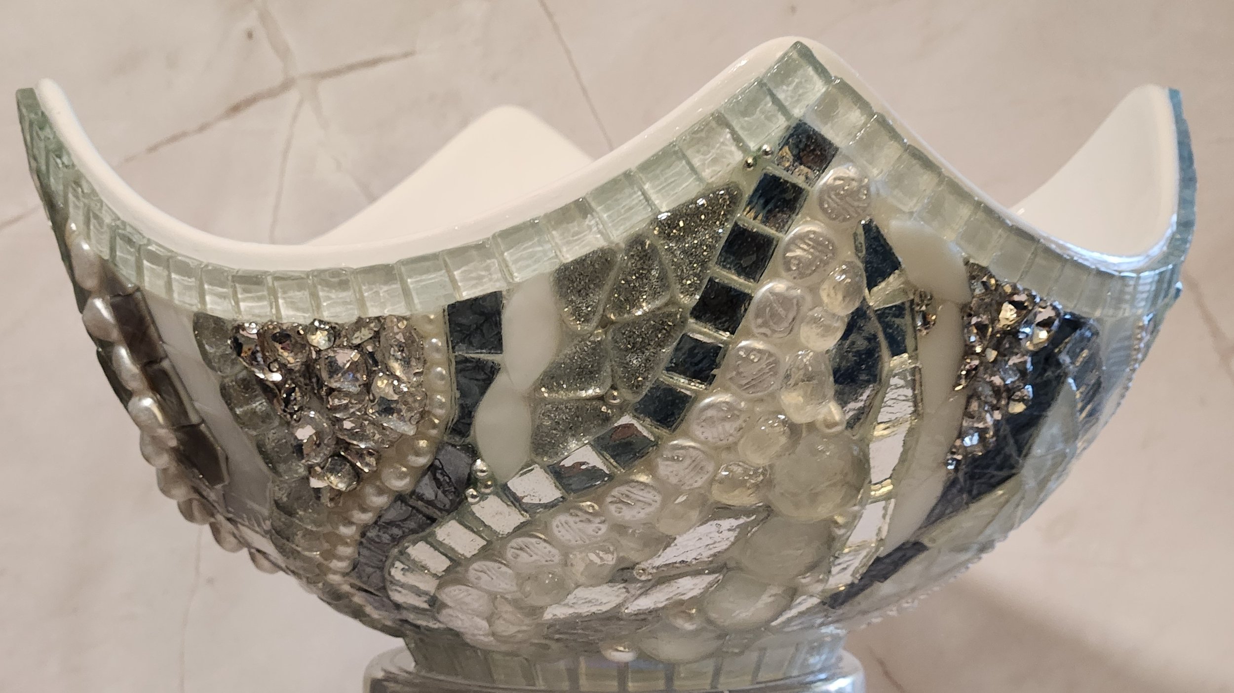 "Sparkly Snowflake" - 4 corners bowl