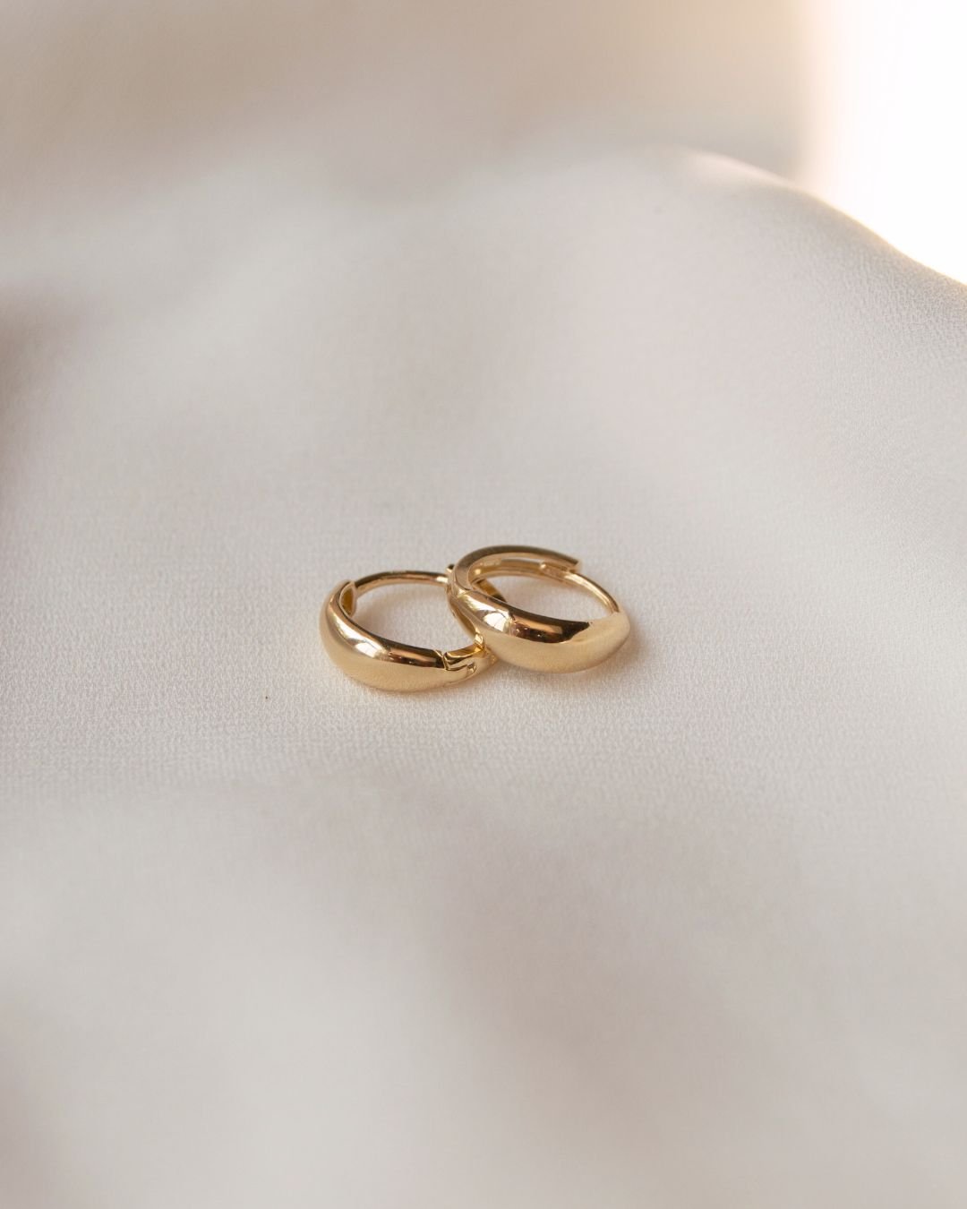Solid Gold Bolded Curve Hoop
