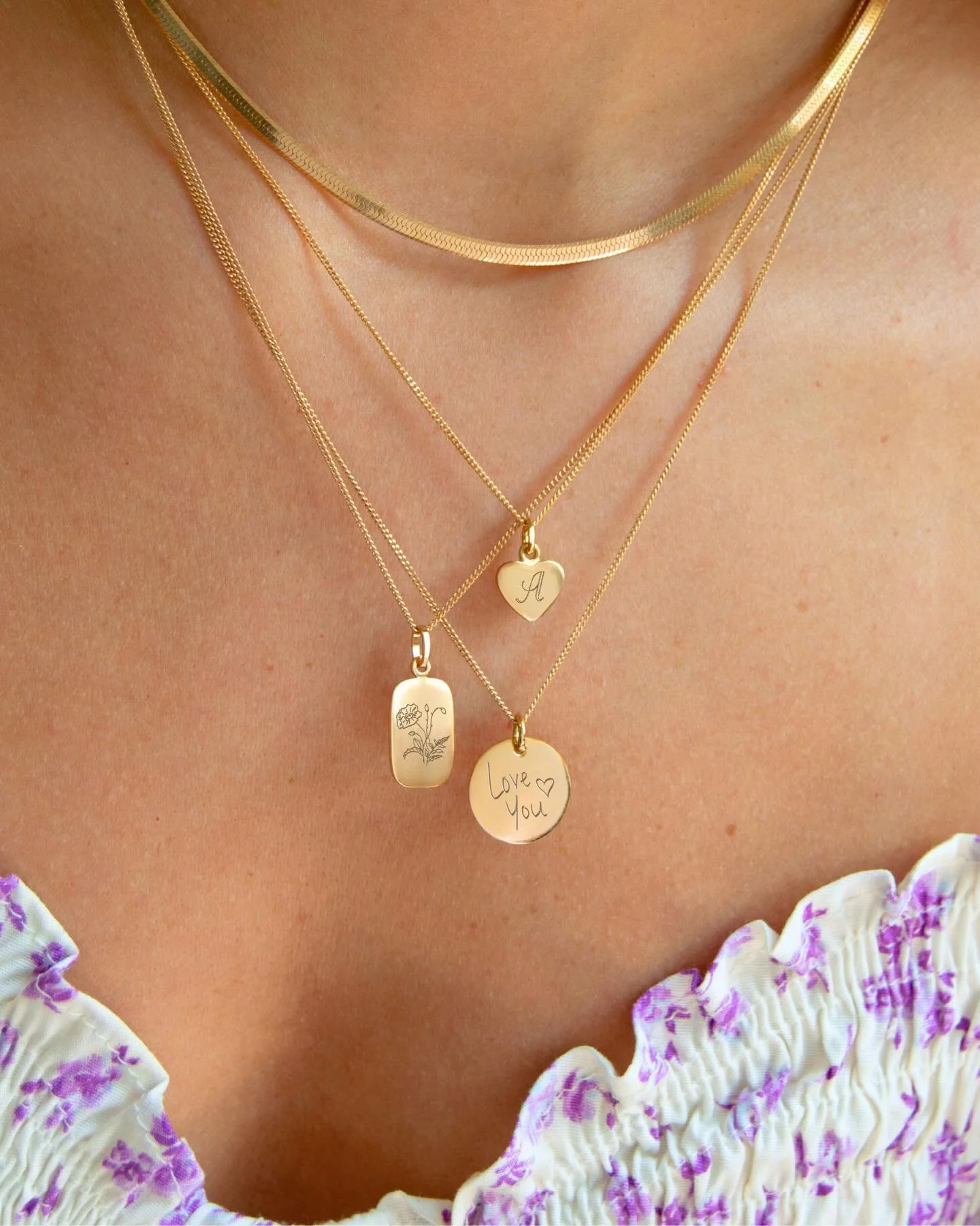 Manifesting spring so I can wear my cute outfits again 🌸

#neckstack #layeredjewelry #goldjewellery