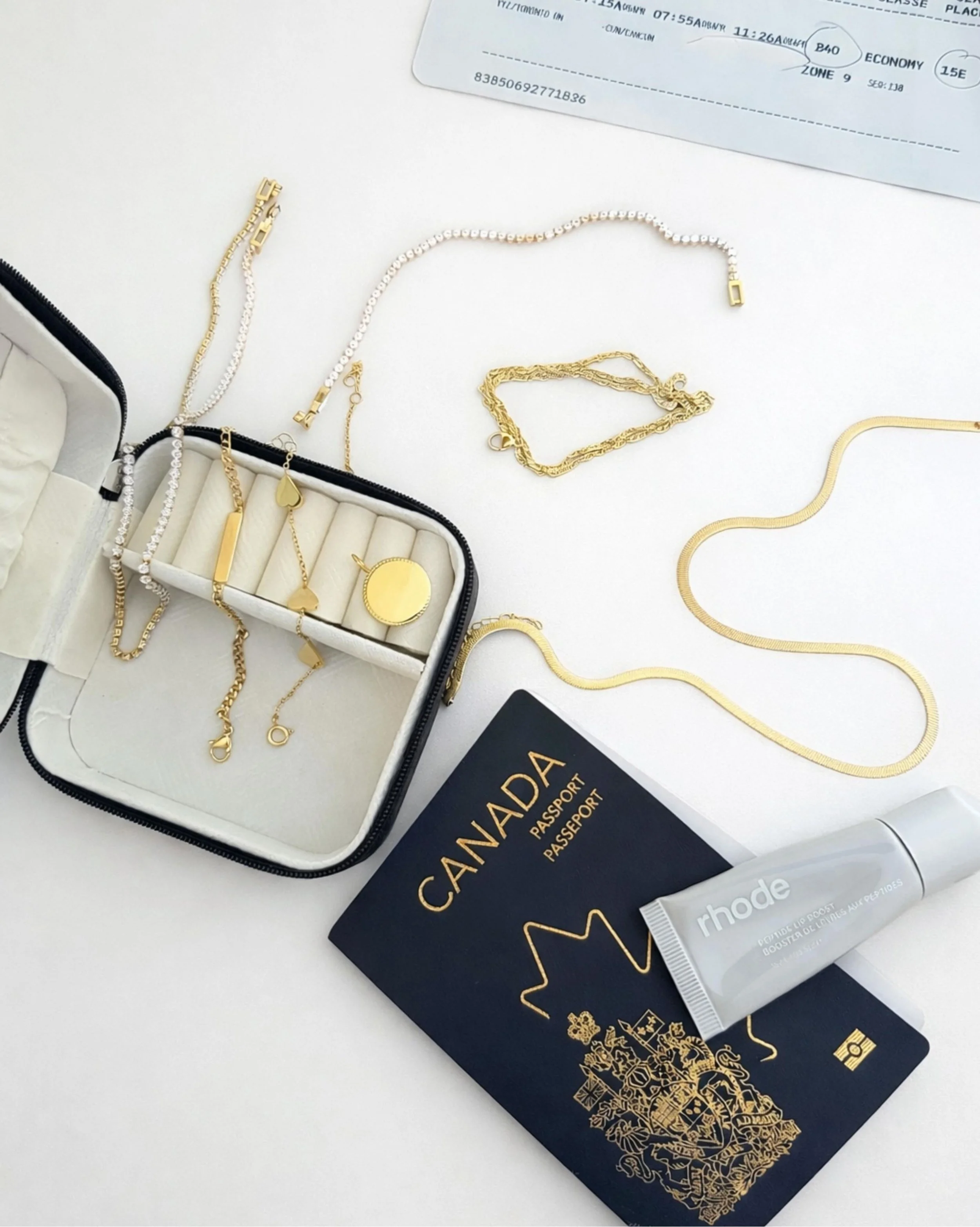 Jewelry that can travel with you 🤍

#waterproofjewelry #goldjewellery