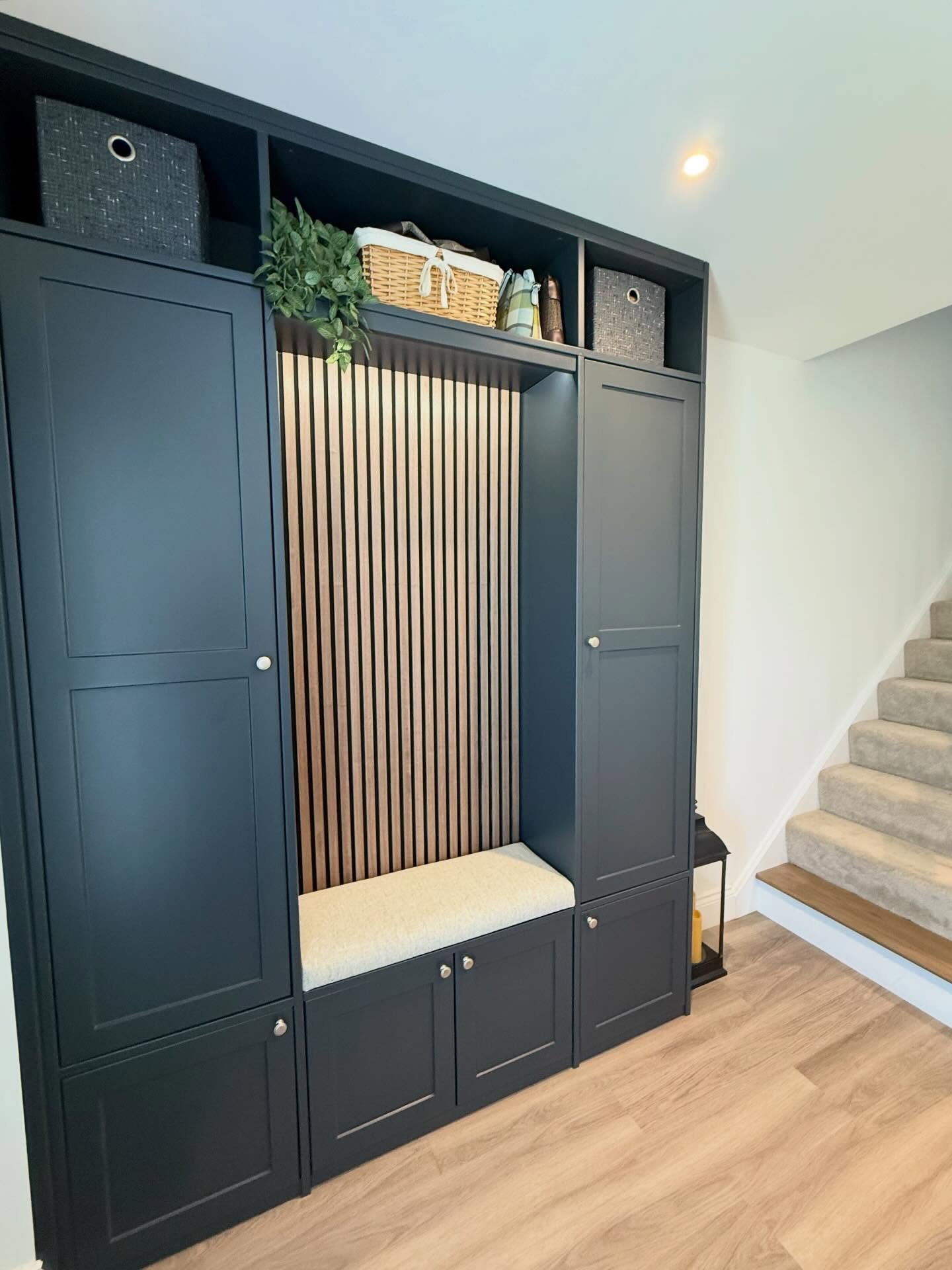 A recent bespoke project we&rsquo;re proud to share 👇 

This custom-designed boot room unit features a sleek anthracite spray finish, perfectly paired with a made-to-measure seat cushion for both comfort and style. 

We incorporated contemporary wal