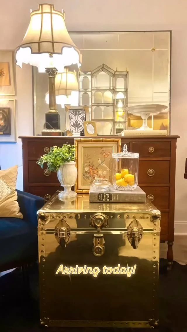 ✨ARRIVING TODAY! To Booth 73/74 at Zionsville Antique Mall @zionsvilleantiquemall! Just in time for a beautiful weekend meant for treasure hunting at an antique mall!
✨Shop Era of Opulence at ZAM Fridays and Saturdays 10-6, and Sundays 11-5.