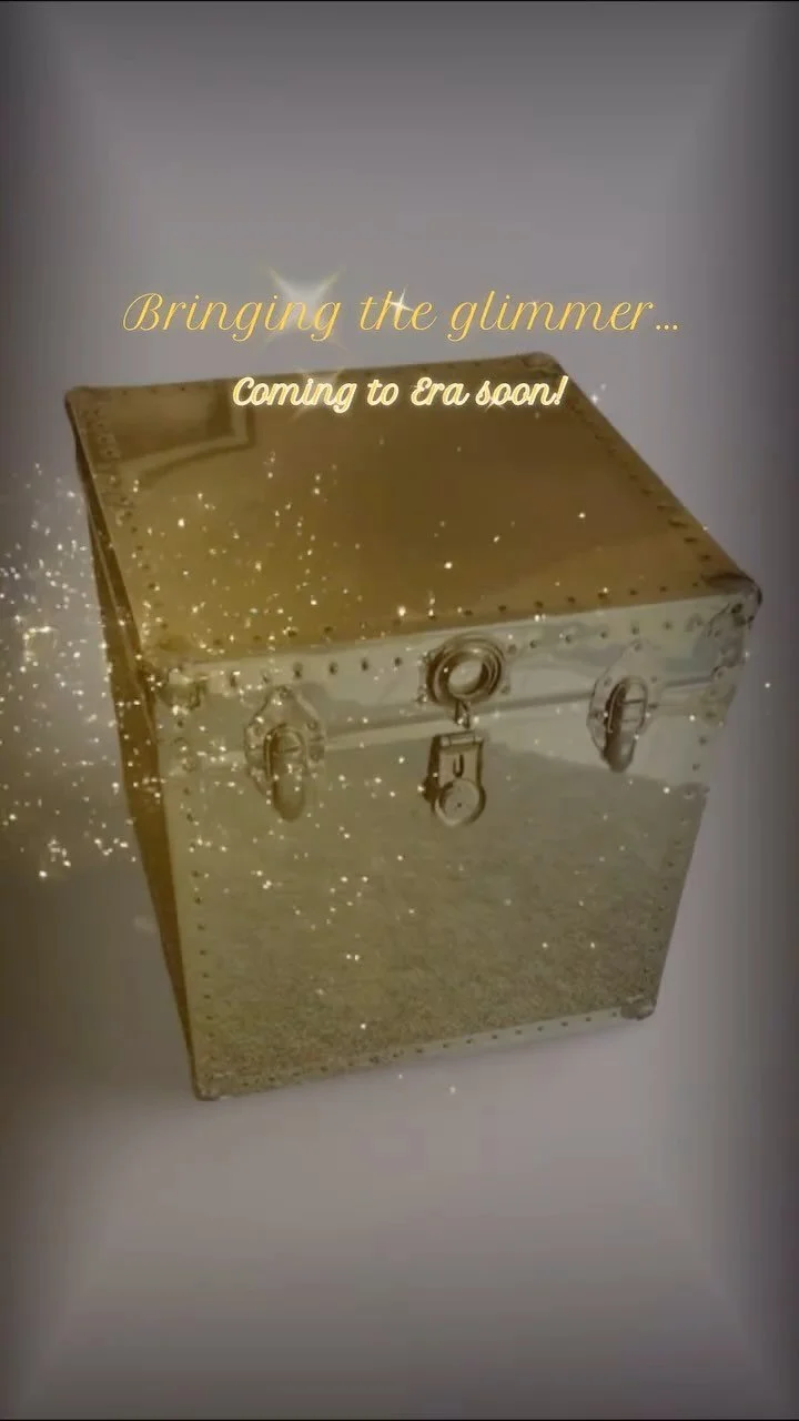 Giving this piece its own moment to shine…
⚜️ Vintage Brass Clad Cedar Storage Trunk - 22”x22”x22” ⚜️
Coming soon to Era of Opulence @zionsvilleantiquemall …or DM us to claim early!
✨$425