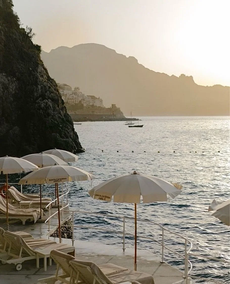 The golden sunlight of the Mediterranean @hotel_santa_caterina 
#ohmybaievibes 

source unknown