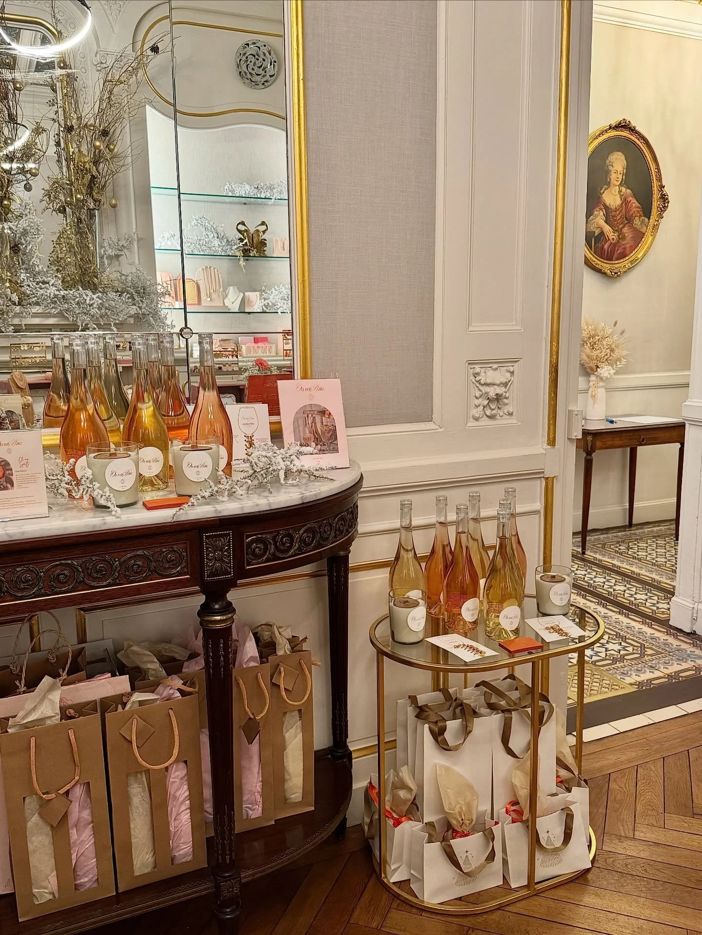 Souvenirs from the magical Christmas Market at @hotentique.bordeaux 🎄
Between heartfelt conversations and tastings of LE BLANC &amp; LE ROS&Eacute; 0.0%, this weekend reminded us how beautifully festive alcohol-free moments can be ✨

~

Des souvenir