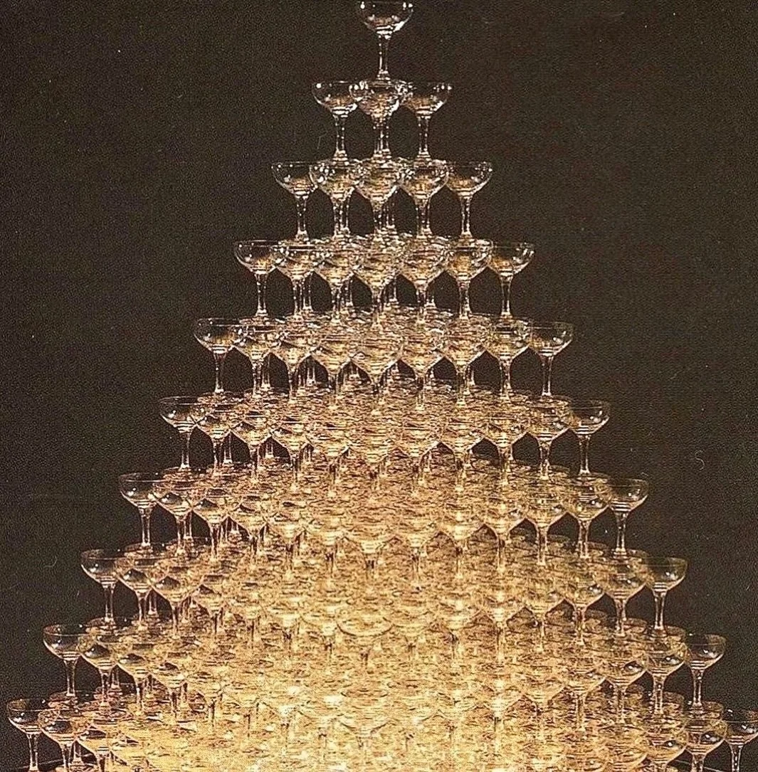 Getting ready for the festivities 🎄#ohmybaievibes 

Source unknown