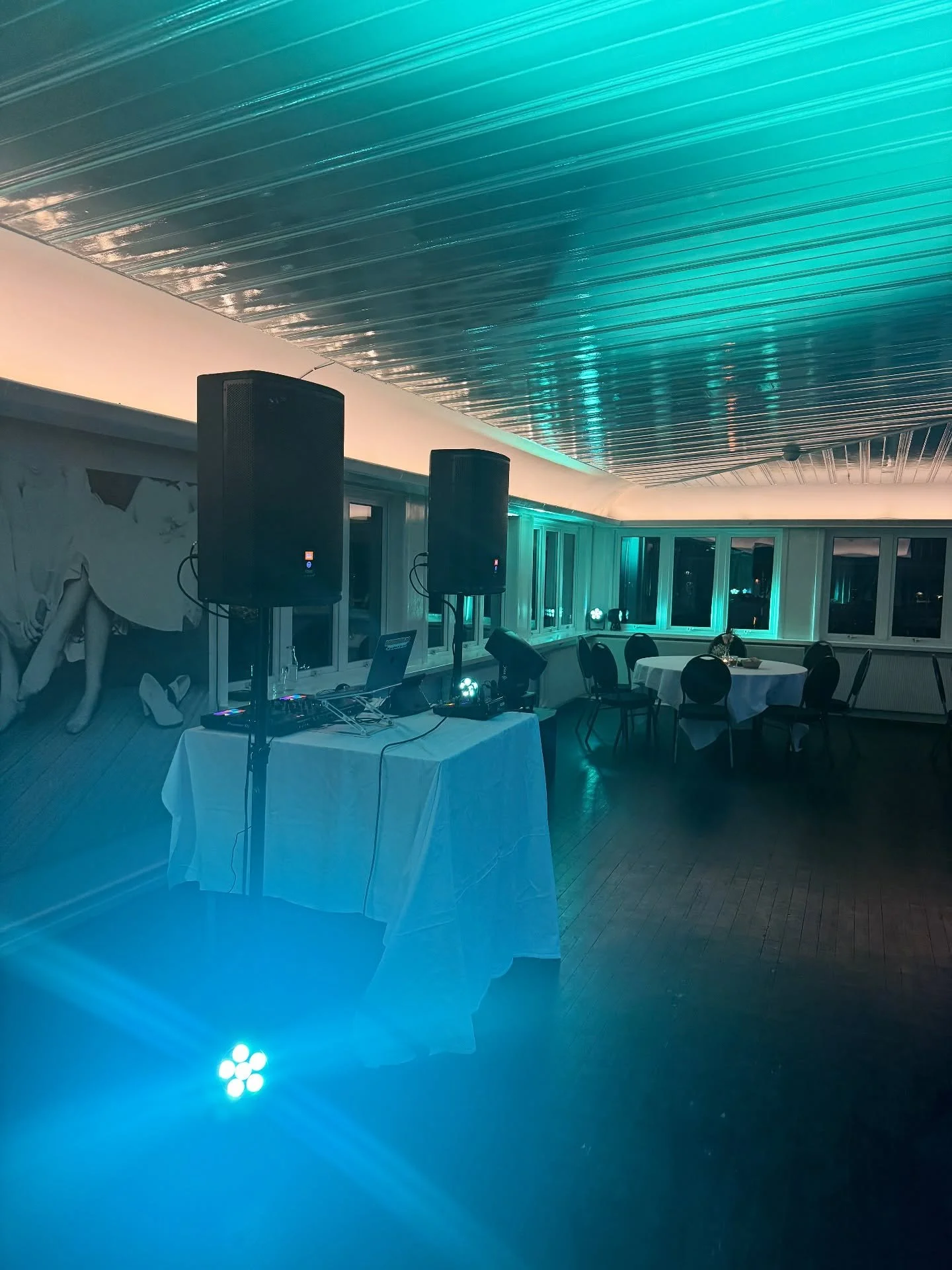 Vi kan hjelpe med DJ, lyd og lys til ditt arrangement🕺🏼🪩