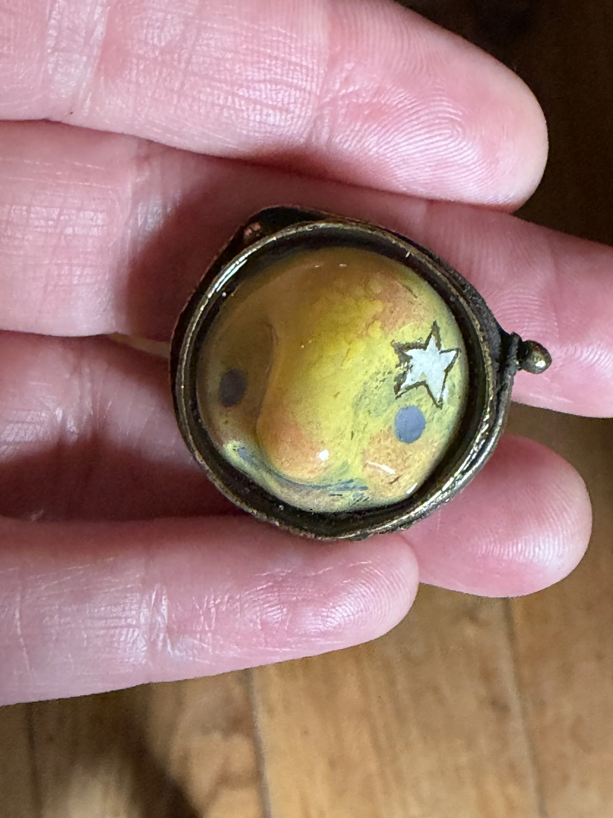 Star Stamped Face Ring