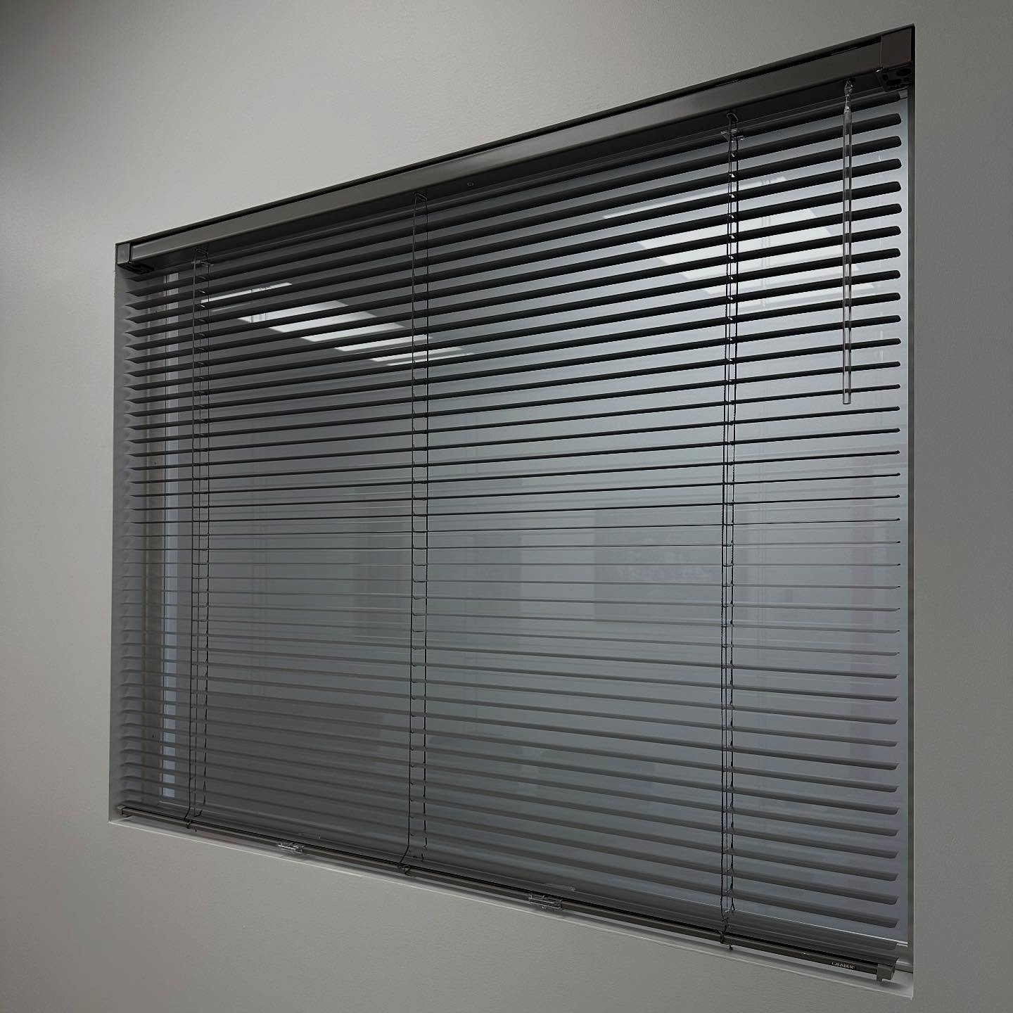 Cordless Aluminum Blinds - Available for Commercial Projects! 📁
We are happy to say that Aluminum Blinds are available to order for Commercial spaces - Cordless Lift only. 
Grey to hide the dust 🤫
#yxe #yxeblinds #blindsanddraperyyxe #commercialbli
