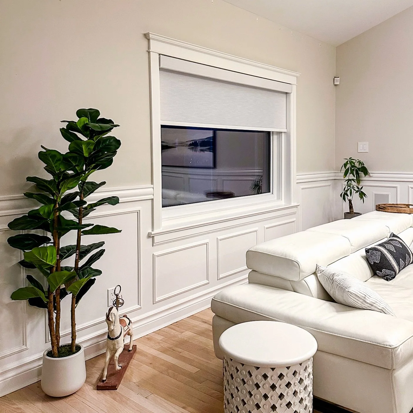 We pride ourselves on choosing window treatments that complement your space &amp; style 

Pictured here are our Graber Motorized Rollers with Square Cassette  In Delphine Evocative White

Not sure what works best? Book a design consult.
📍Serving Sas