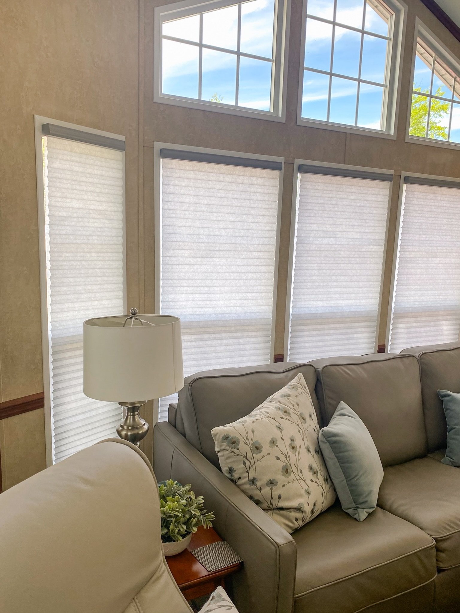 Nothing beats a good room refresh! 

Keep swiping for a Now &amp; Then moment 🥰

📍Serving Saskatoon &amp; area