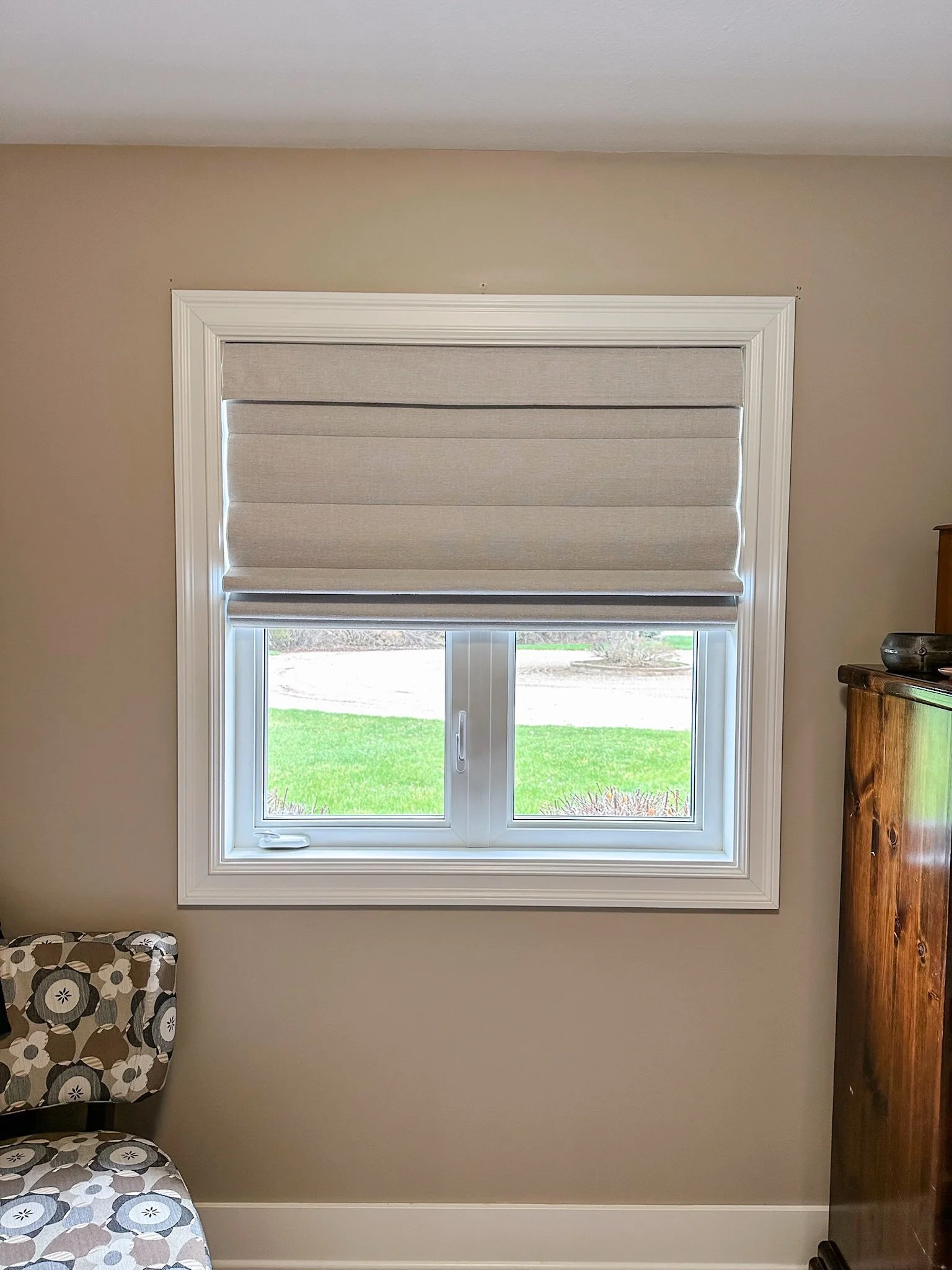 Our job is to make sure your window treatments work with your space &amp; vision.

These Graber Cordless Roman Shades complement every aspect of our clients space. 

The secret in every space is to compliment, not compete🙏🏼

📍 Serving Saskatoon &a