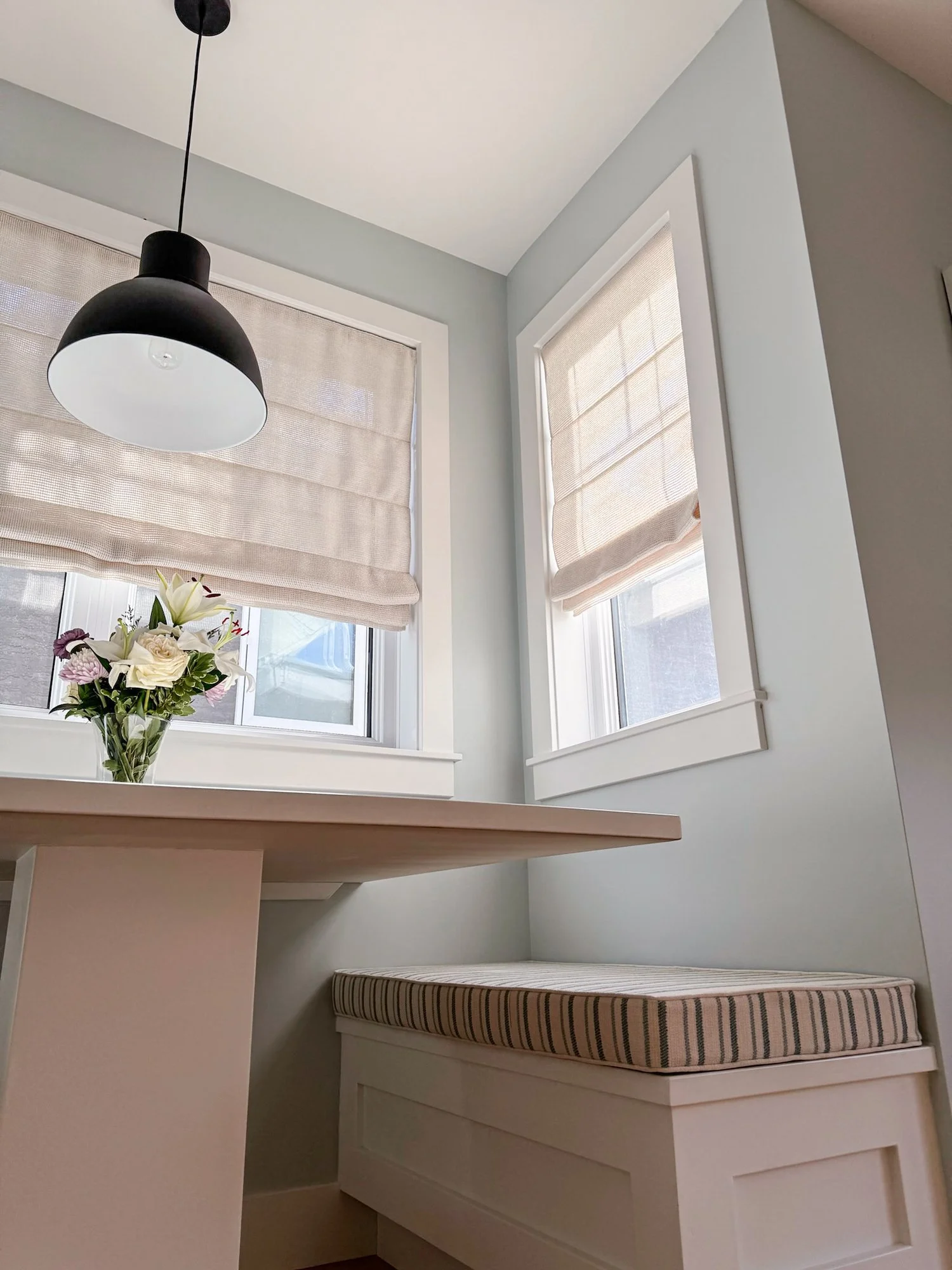 coastal-house-nook-roman-shade-flowers.jpg