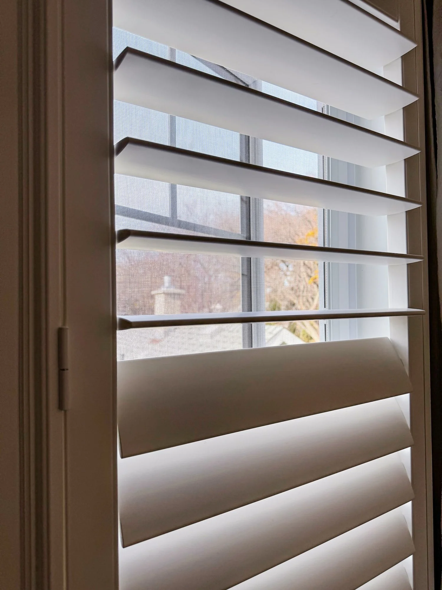 coastal-house-poly-shutter-louvres.jpg